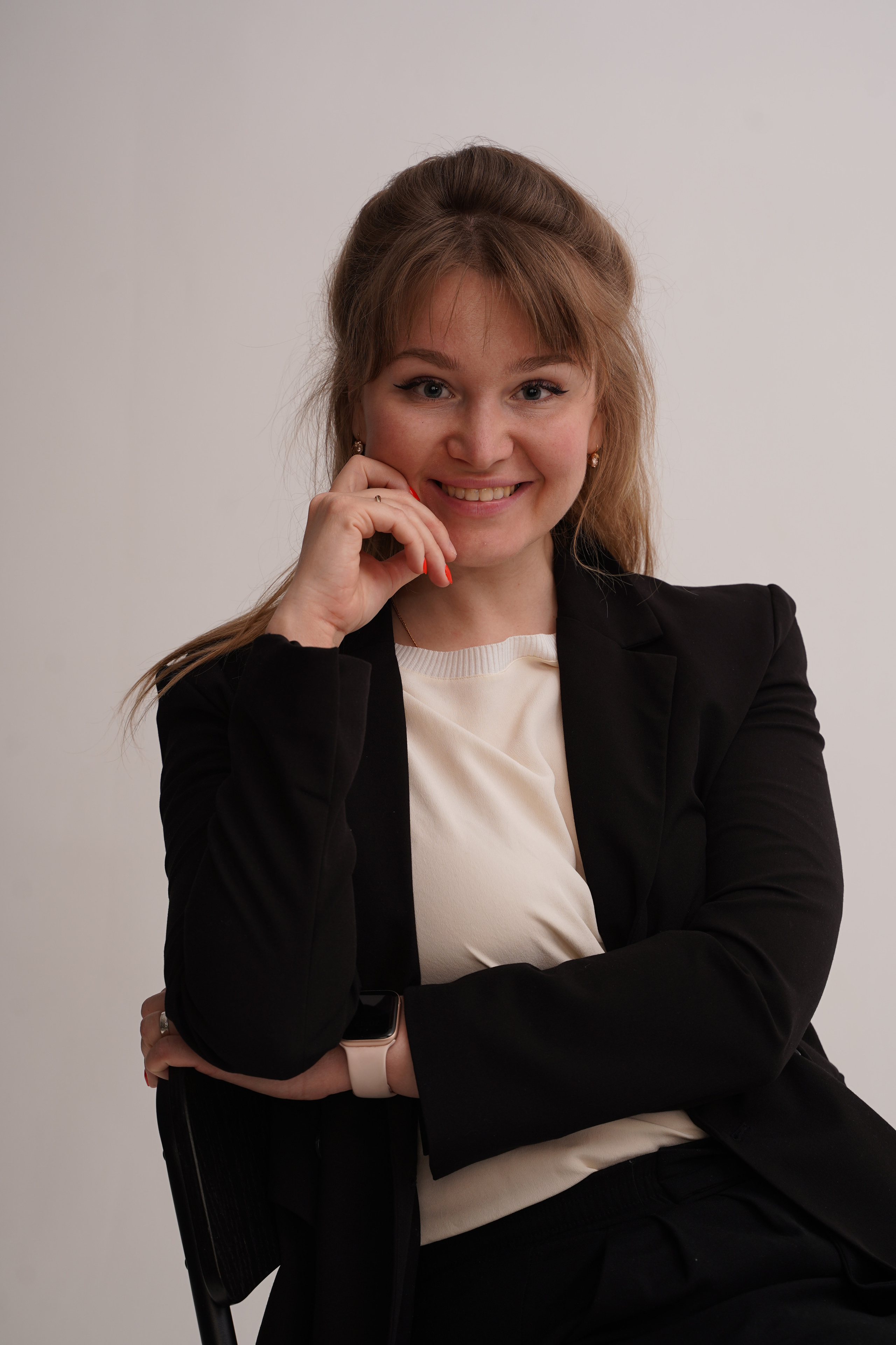 Женская фотосессия в студии. Съемка в фотостудиях Москвы. Портретный фотограф в Москве Елена Капралова