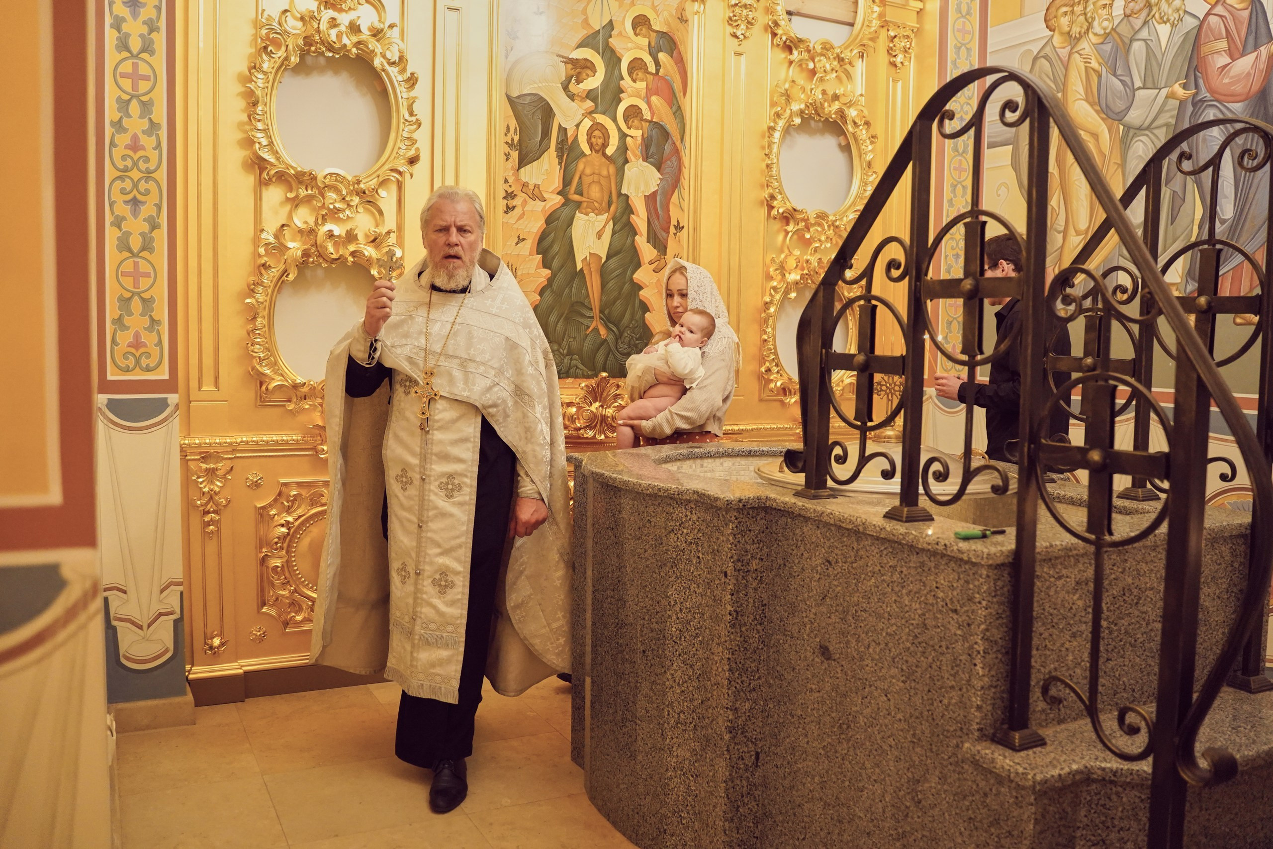 Храм Смоленской иконы Божией Матери. Фотосъемка крещения. Крестины. Портретный фотограф в Москве Елена Капралова