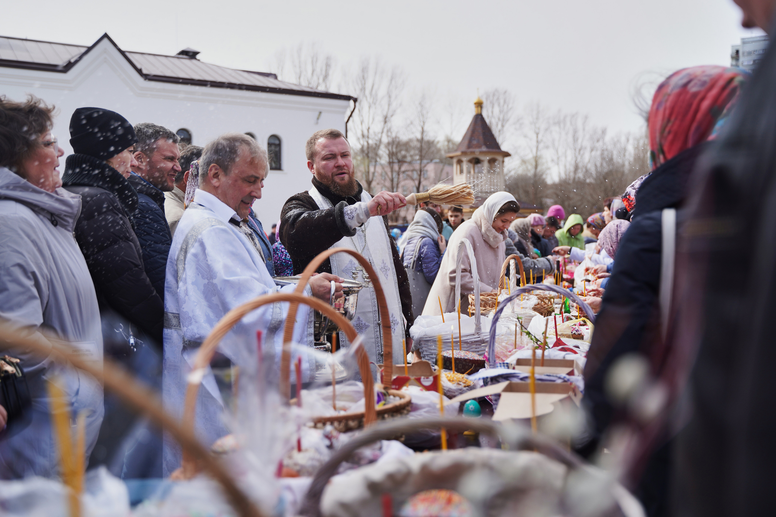 Храм Смоленской иконы Божией Матери. Освящение куличей, пасох и яиц. Портретный фотограф в Москве Елена Капралова