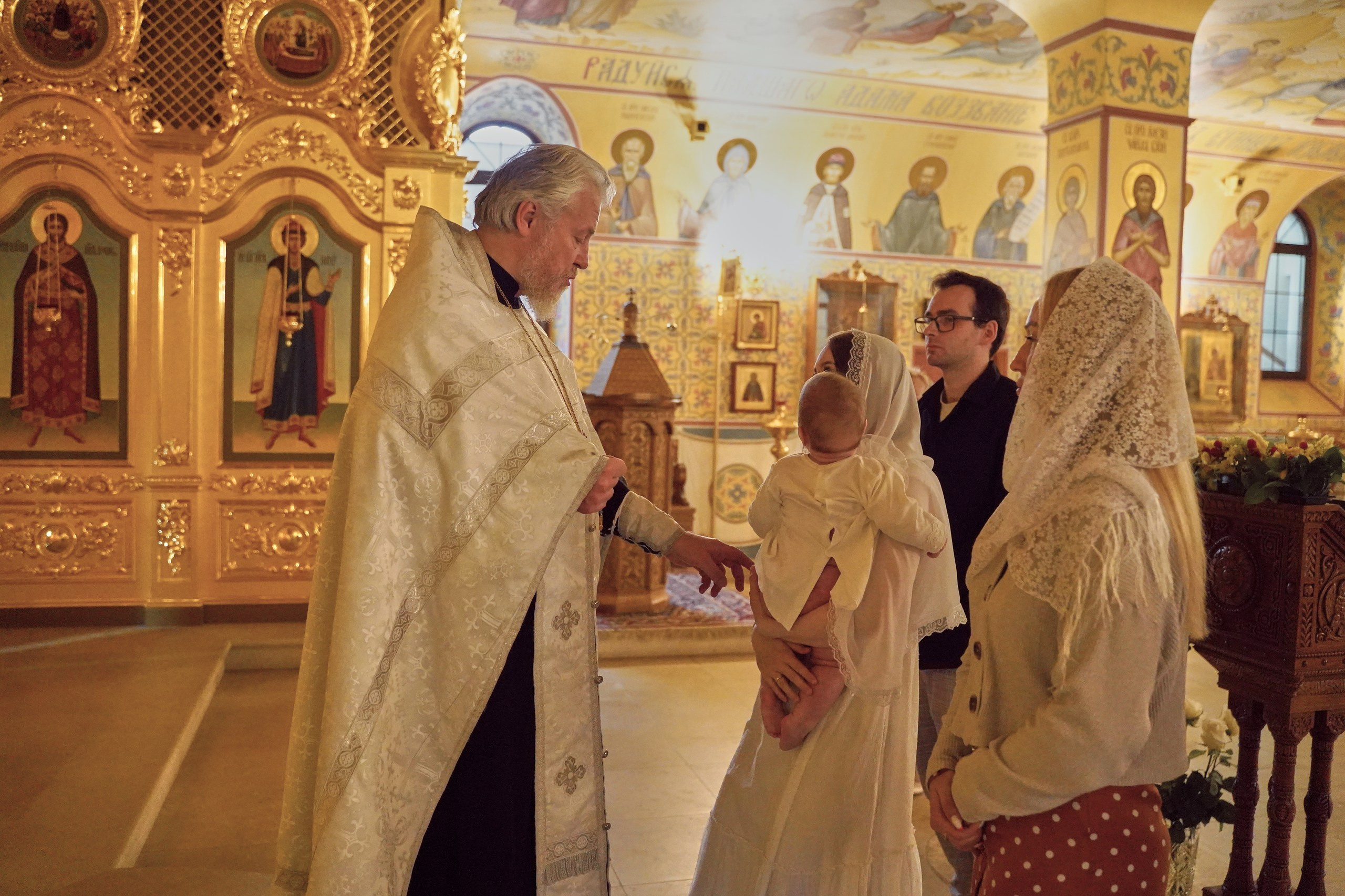 Храм Смоленской иконы Божией Матери. Фотосъемка крещения. Крестины. Портретный фотограф в Москве Елена Капралова