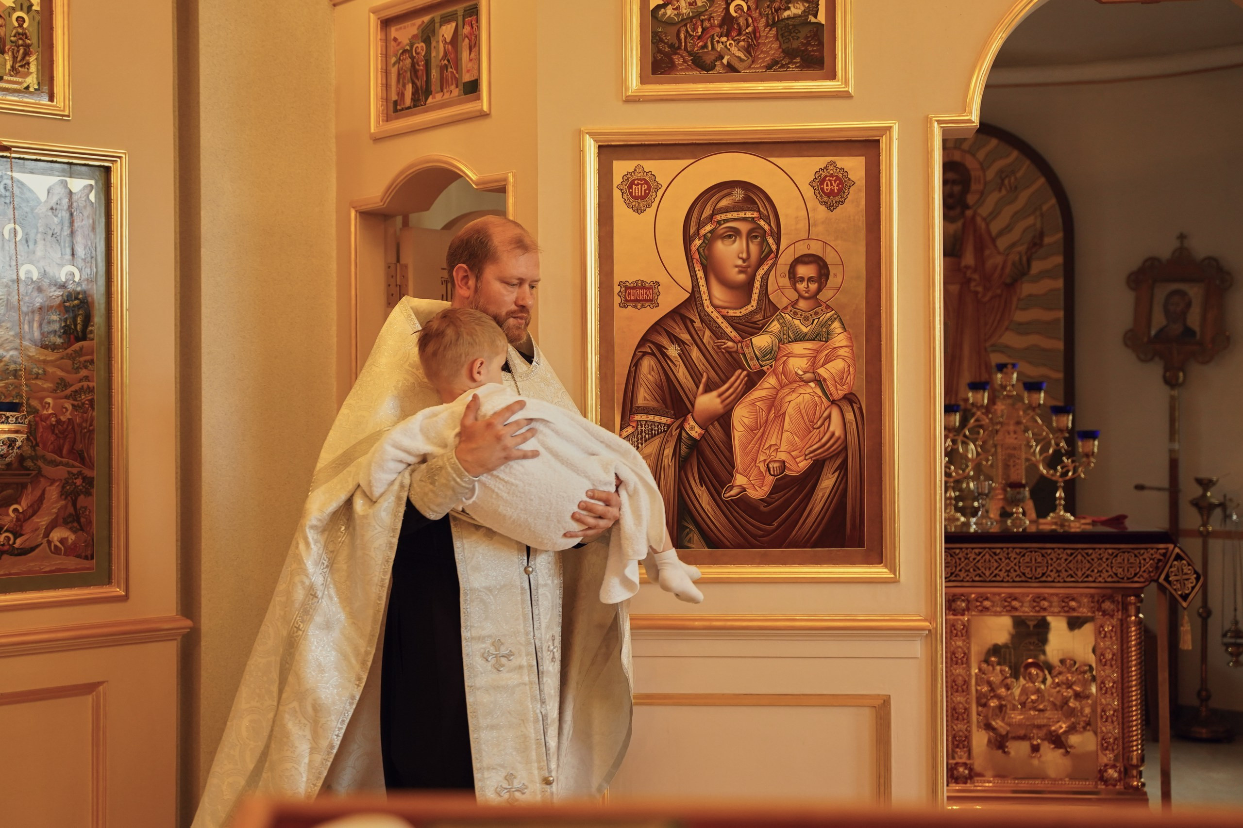 Храм Рождества Пресвятой Богородицы в Крылатском. Портретный фотограф в Москве Елена Капралова