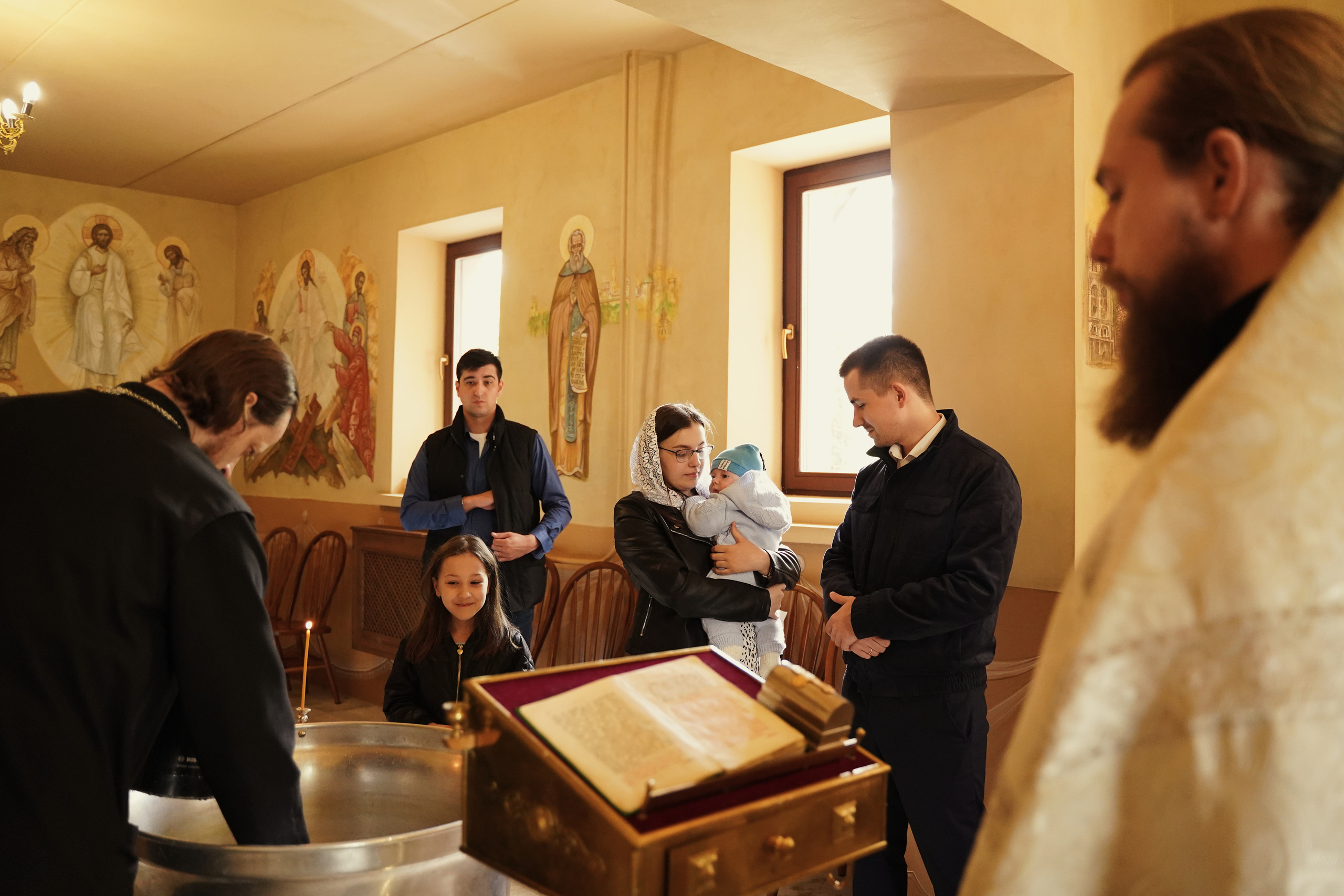 Храм Успения Пресвятой Богородицы в Гончарах.Крещение ребенка.Крестины. Портретный фотограф в Москве Елена Капралова