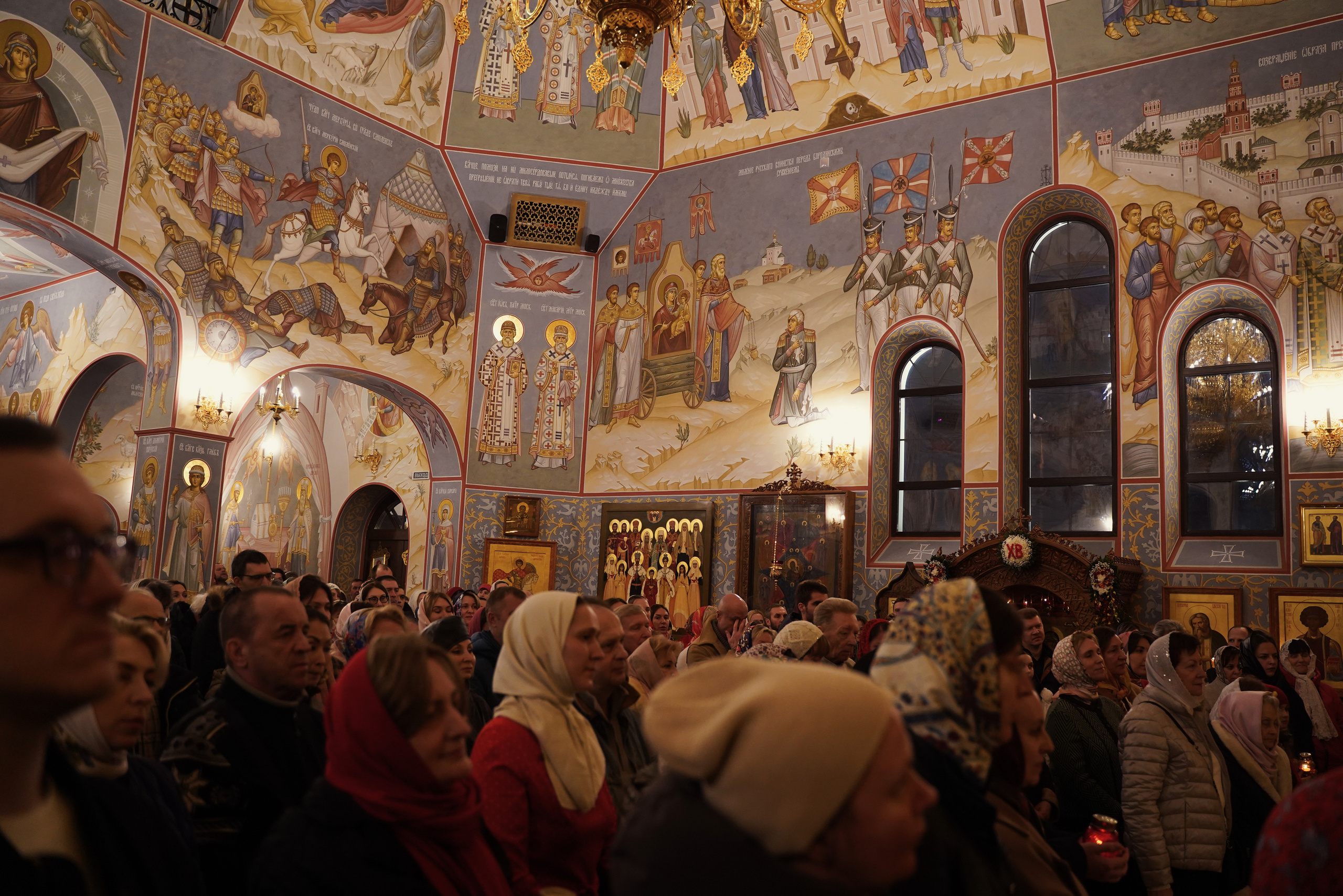 Храм Смоленской иконы Божией Матери. Пасхальное богослужение. Портретный фотограф в Москве Елена Капралова