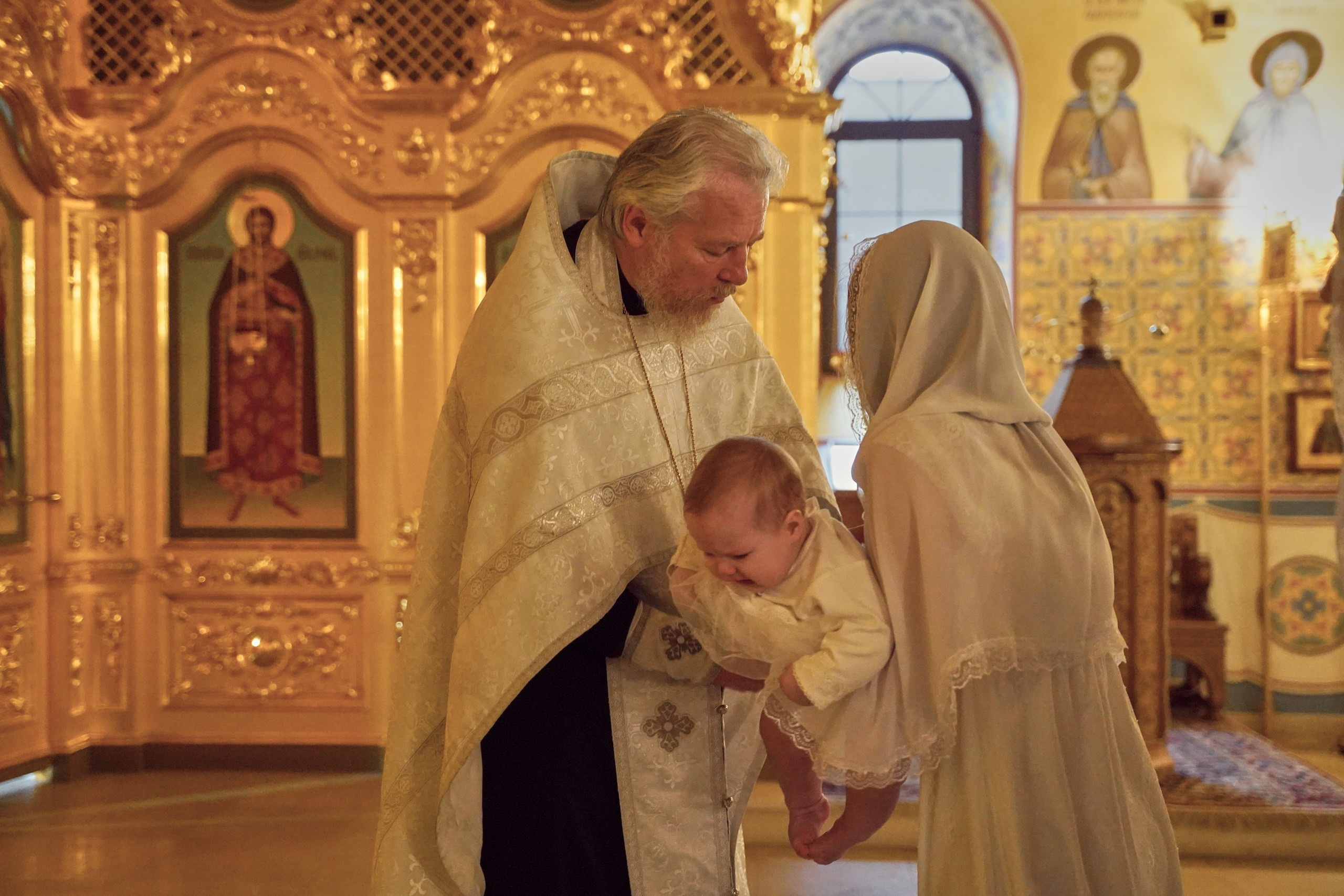 Храм Смоленской иконы Божией Матери. Фотосъемка крещения. Крестины. Портретный фотограф в Москве Елена Капралова