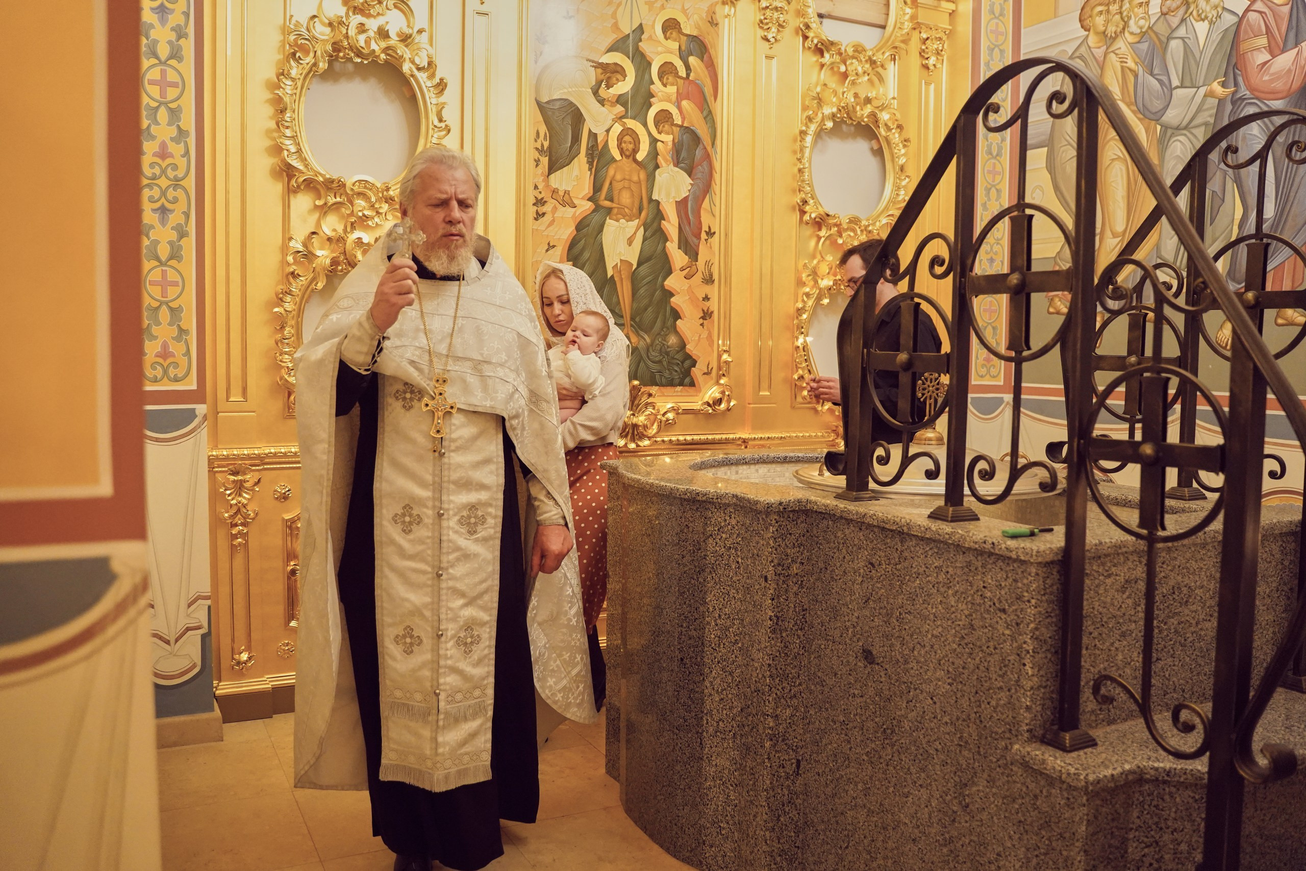 Храм Смоленской иконы Божией Матери. Фотосъемка крещения. Крестины. Портретный фотограф в Москве Елена Капралова