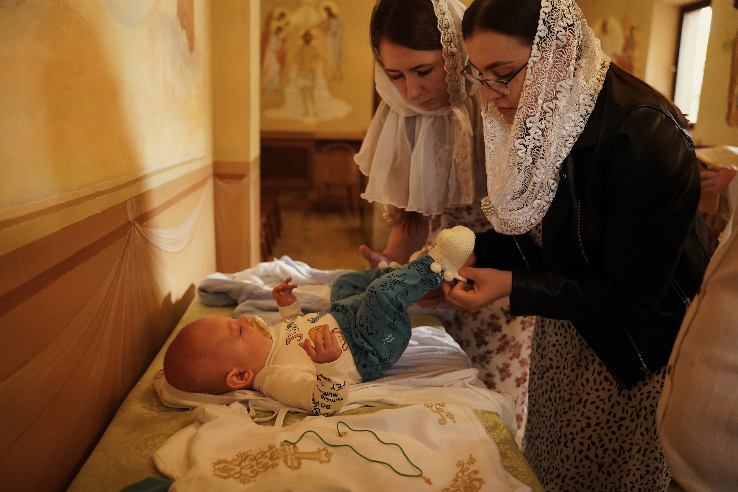 Храм Успения Пресвятой Богородицы в Гончарах.Крещение ребенка.Крестины. Портретный фотограф в Москве Елена Капралова