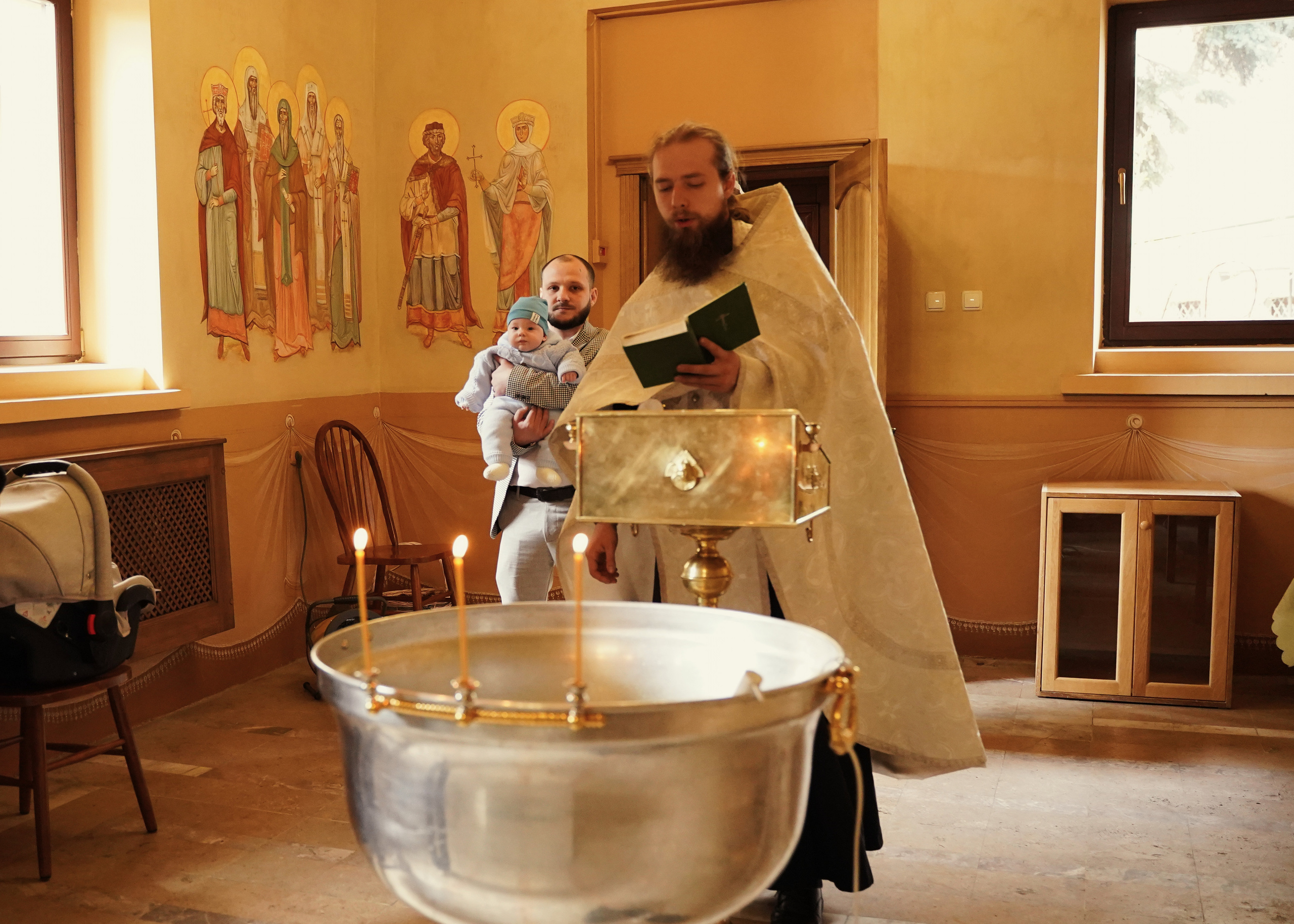 Храм Успения Пресвятой Богородицы в Гончарах.Крещение ребенка.Крестины. Портретный фотограф в Москве Елена Капралова