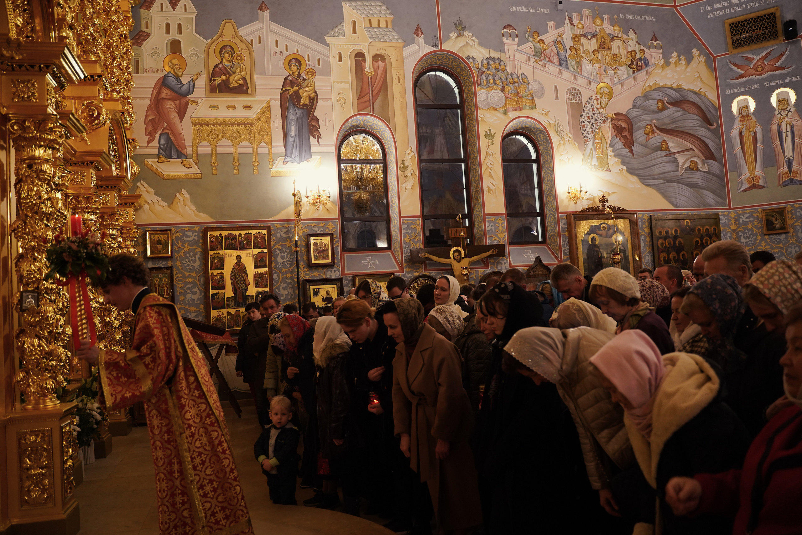 Храм Смоленской иконы Божией Матери. Пасхальное богослужение. Портретный фотограф в Москве Елена Капралова