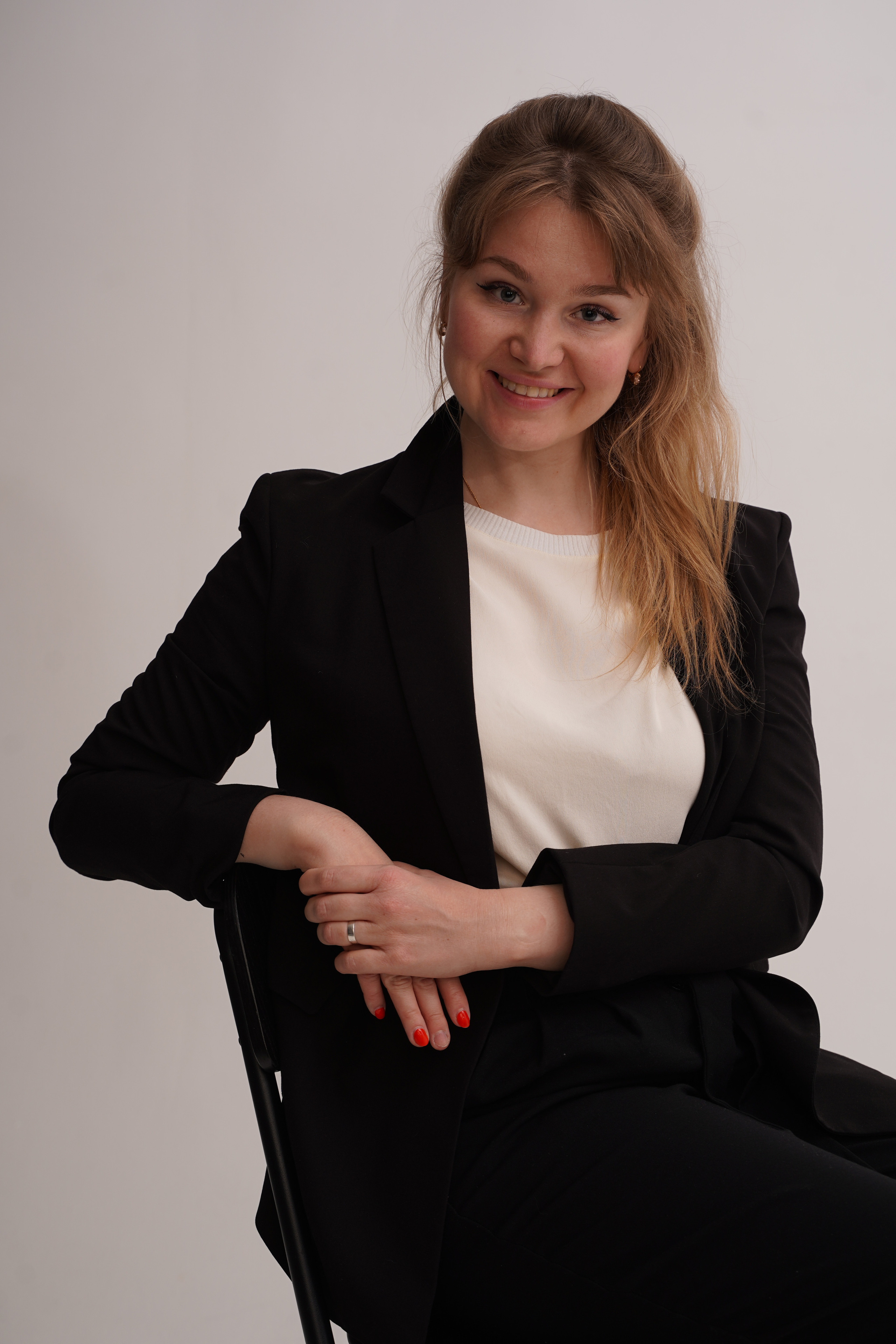 Женская фотосессия в студии. Съемка в фотостудиях Москвы. Портретный фотограф в Москве Елена Капралова