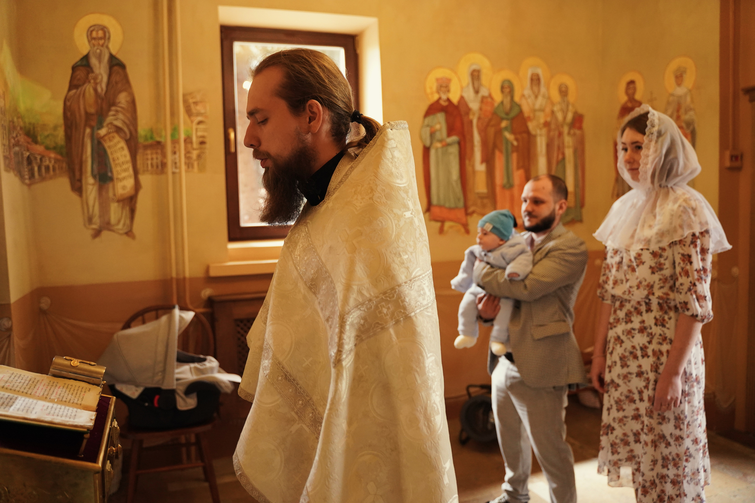 Храм Успения Пресвятой Богородицы в Гончарах.Крещение ребенка.Крестины. Портретный фотограф в Москве Елена Капралова