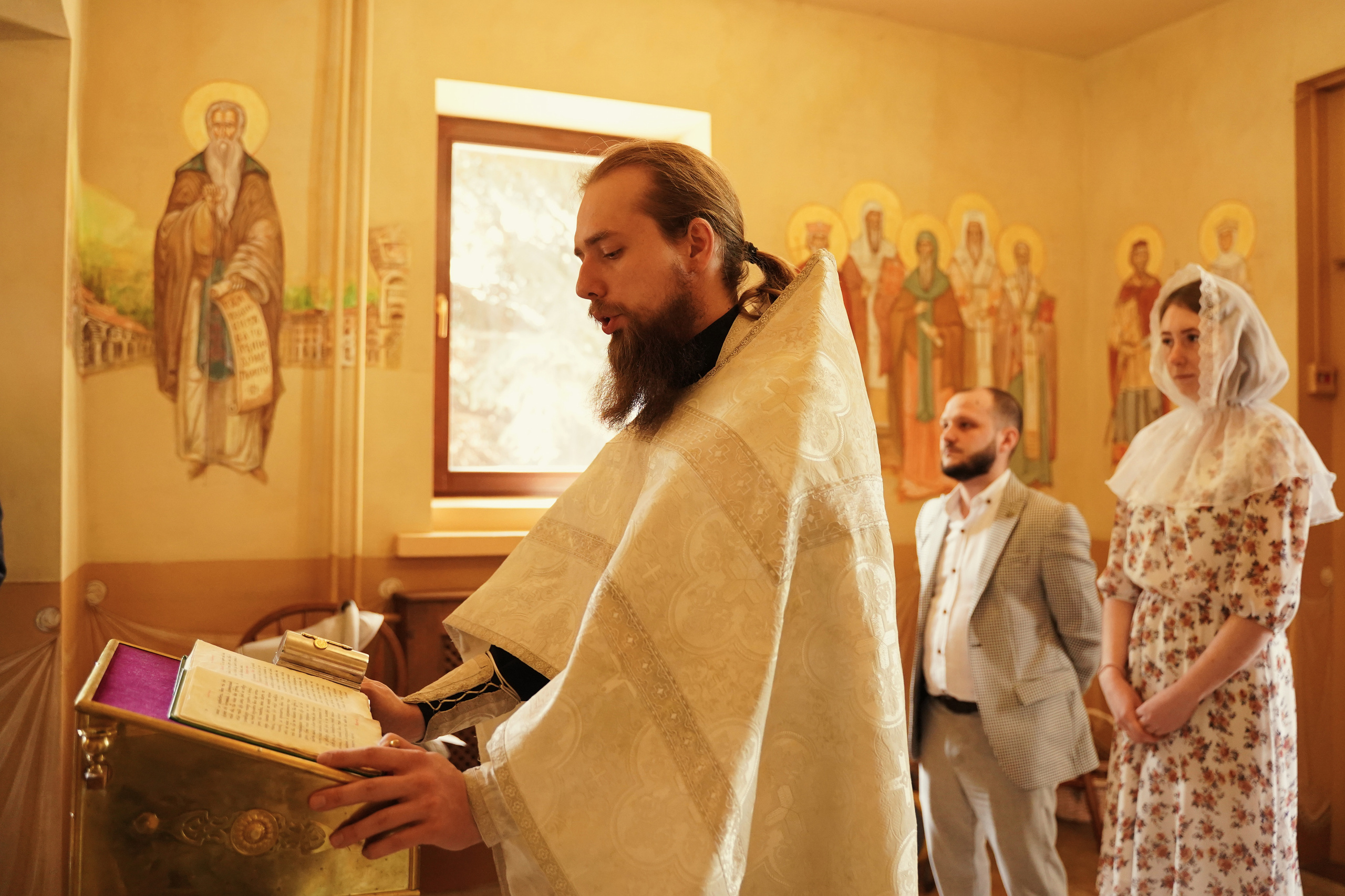 Храм Успения Пресвятой Богородицы в Гончарах.Крещение ребенка.Крестины. Портретный фотограф в Москве Елена Капралова