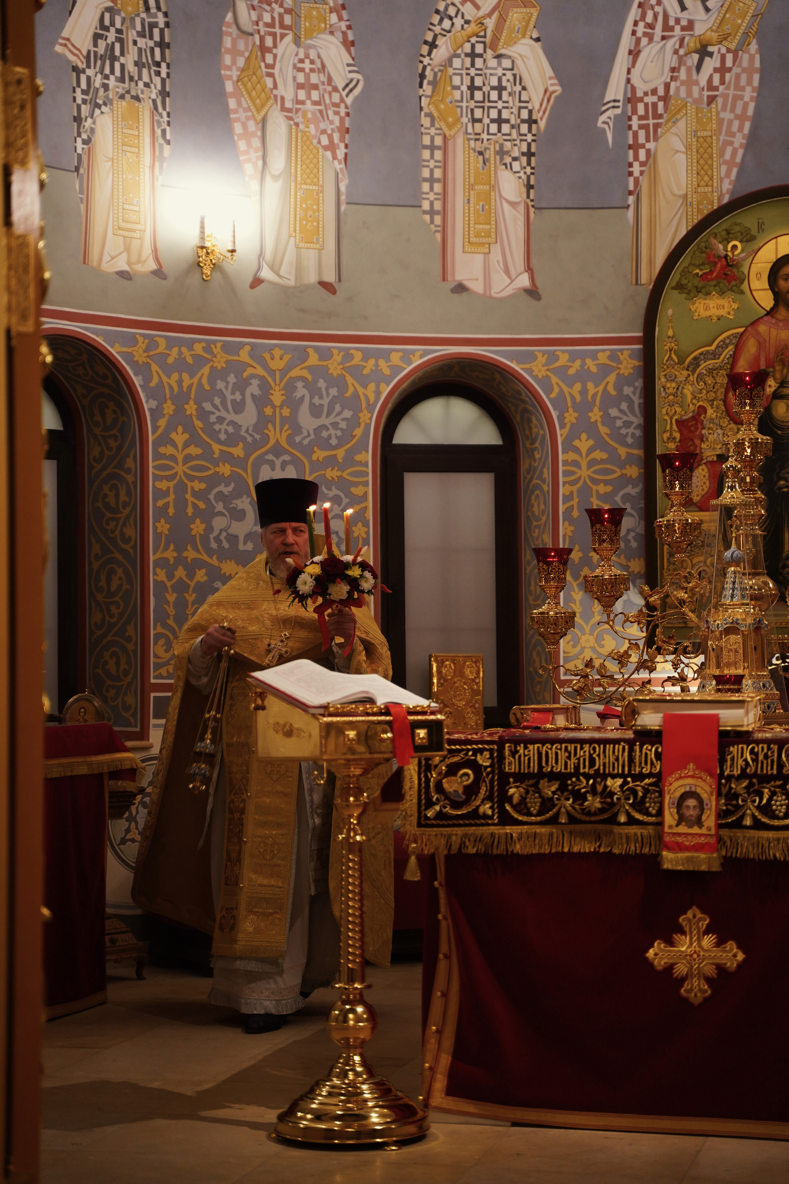 Храм Смоленской иконы Божией Матери. Пасхальное богослужение. Портретный фотограф в Москве Елена Капралова