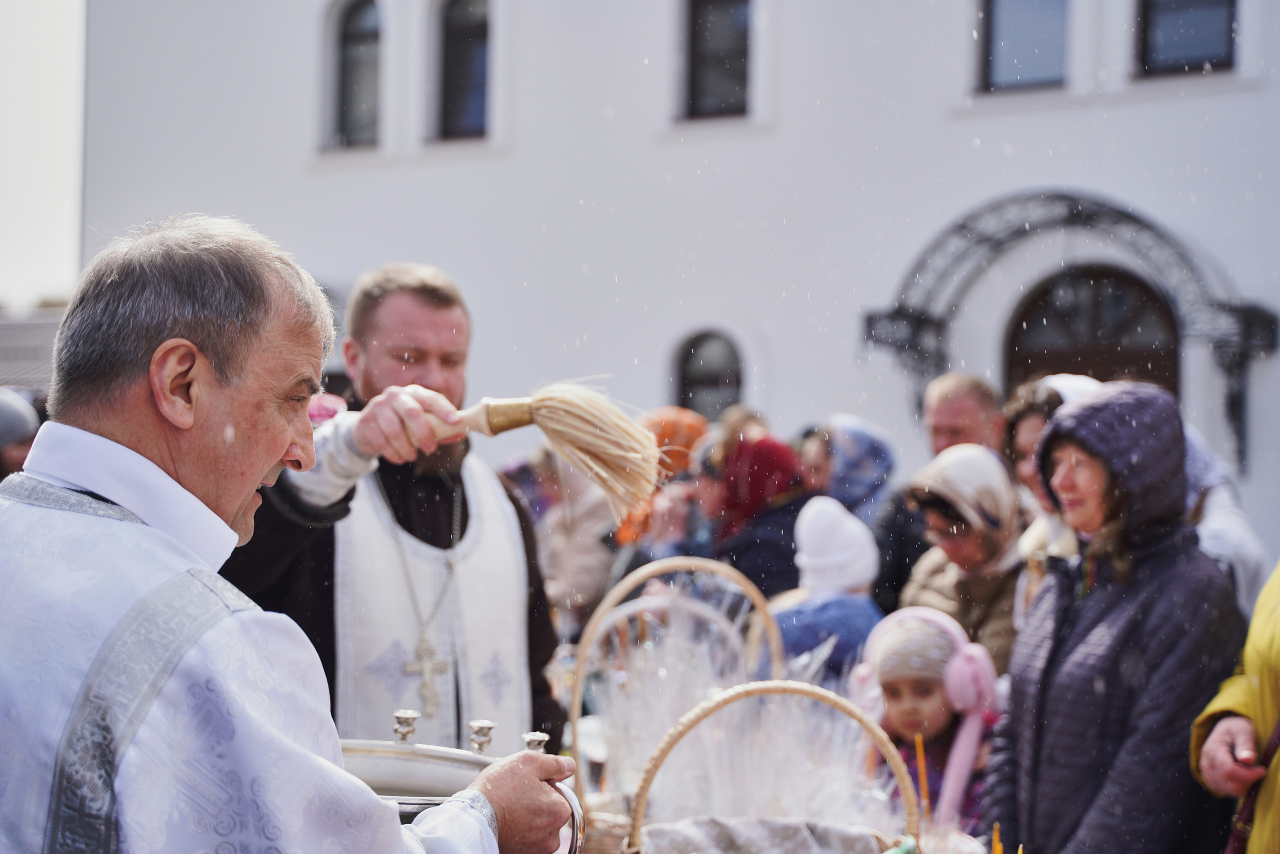 Храм Смоленской иконы Божией Матери. Освящение куличей, пасох и яиц. Портретный фотограф в Москве Елена Капралова