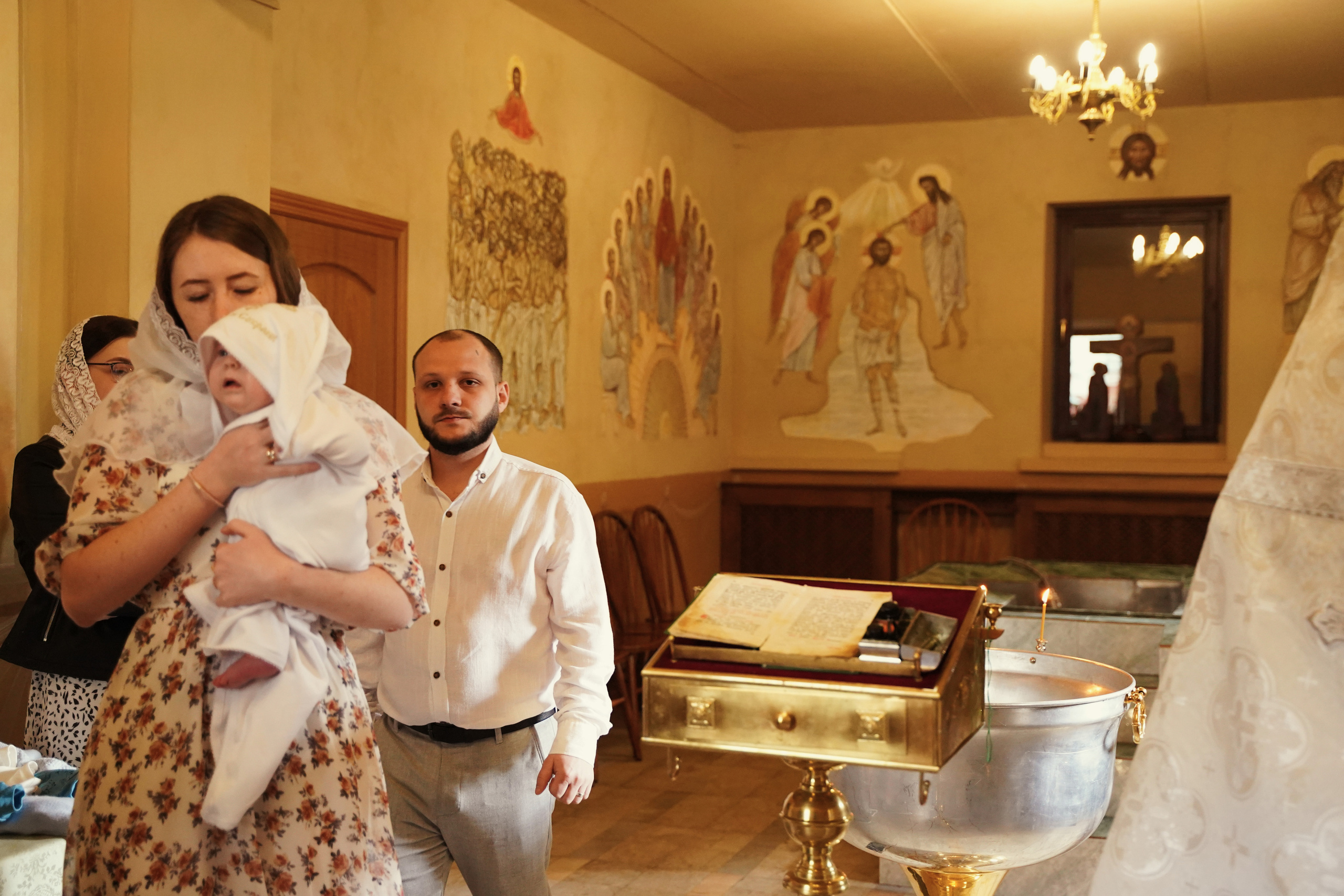 Храм Успения Пресвятой Богородицы в Гончарах.Крещение ребенка.Крестины. Портретный фотограф в Москве Елена Капралова