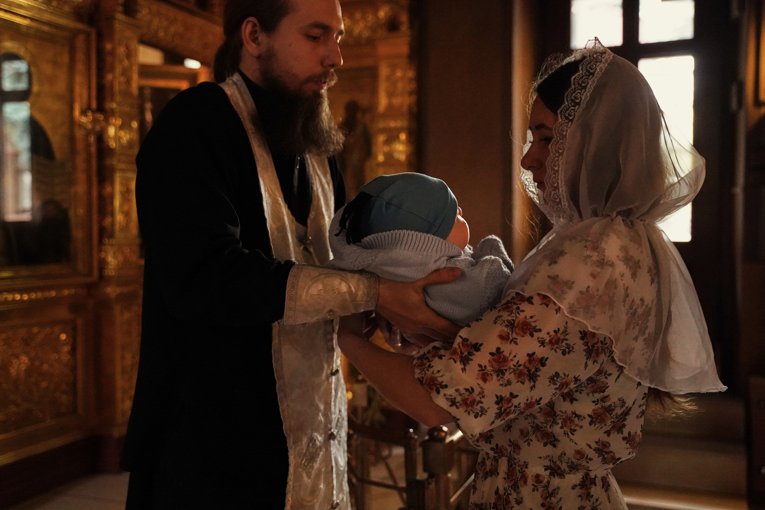 Храм Успения Пресвятой Богородицы в Гончарах.Крещение ребенка.Крестины. Портретный фотограф в Москве Елена Капралова