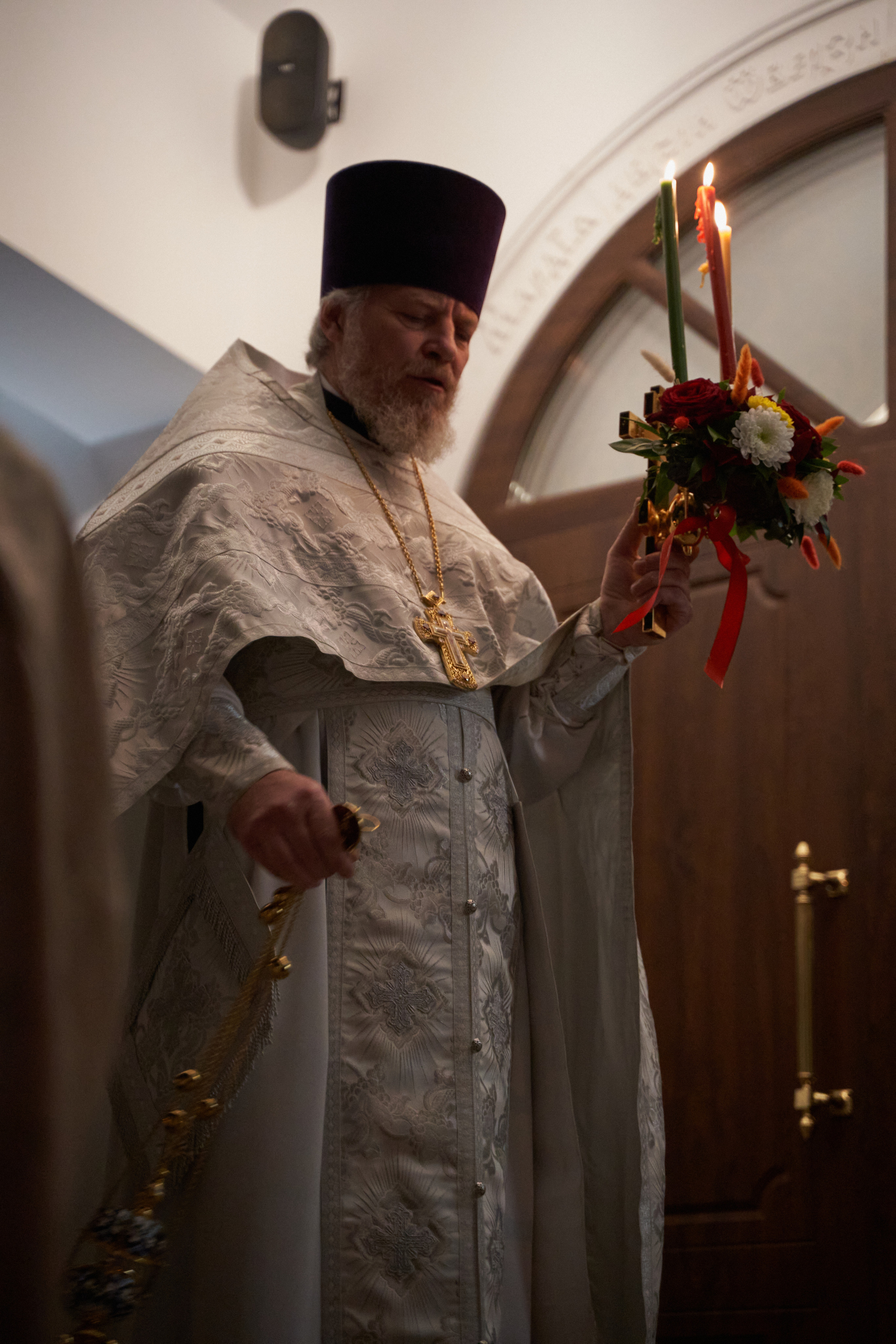 Храм Смоленской иконы Божией Матери. Пасхальное богослужение. Портретный фотограф в Москве Елена Капралова
