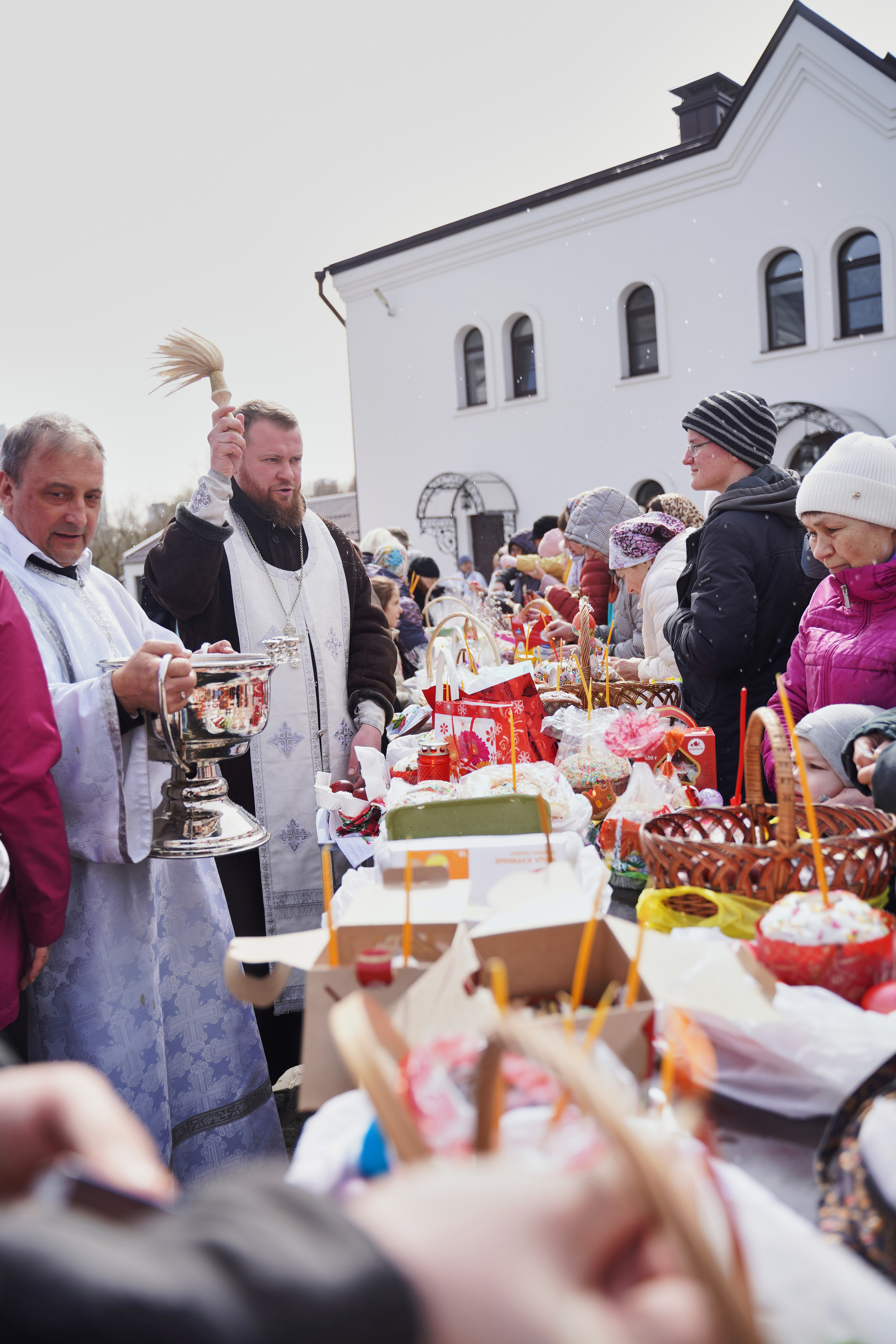 Храм Смоленской иконы Божией Матери. Освящение куличей, пасох и яиц. Портретный фотограф в Москве Елена Капралова