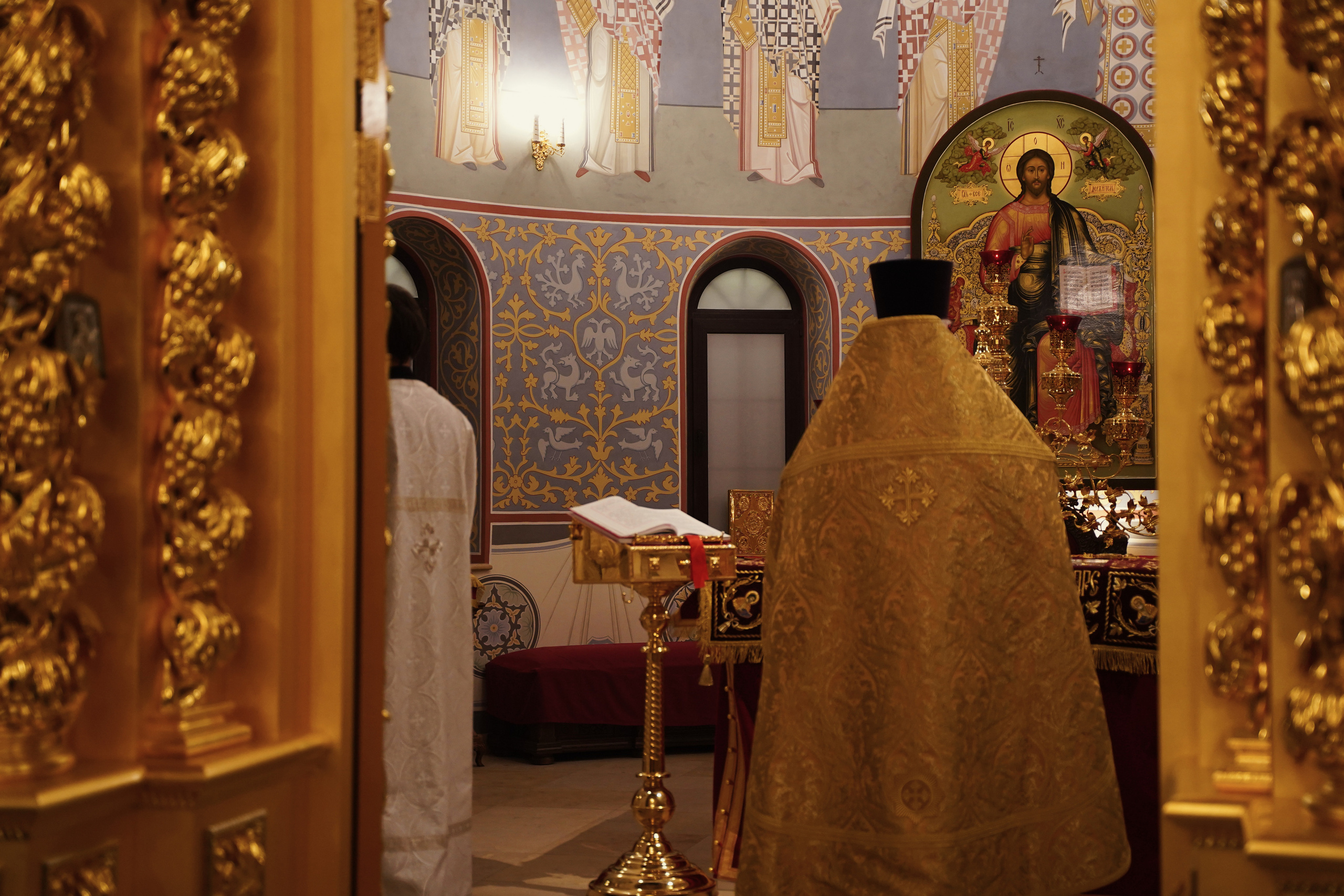 Храм Смоленской иконы Божией Матери. Пасхальное богослужение. Портретный фотограф в Москве Елена Капралова