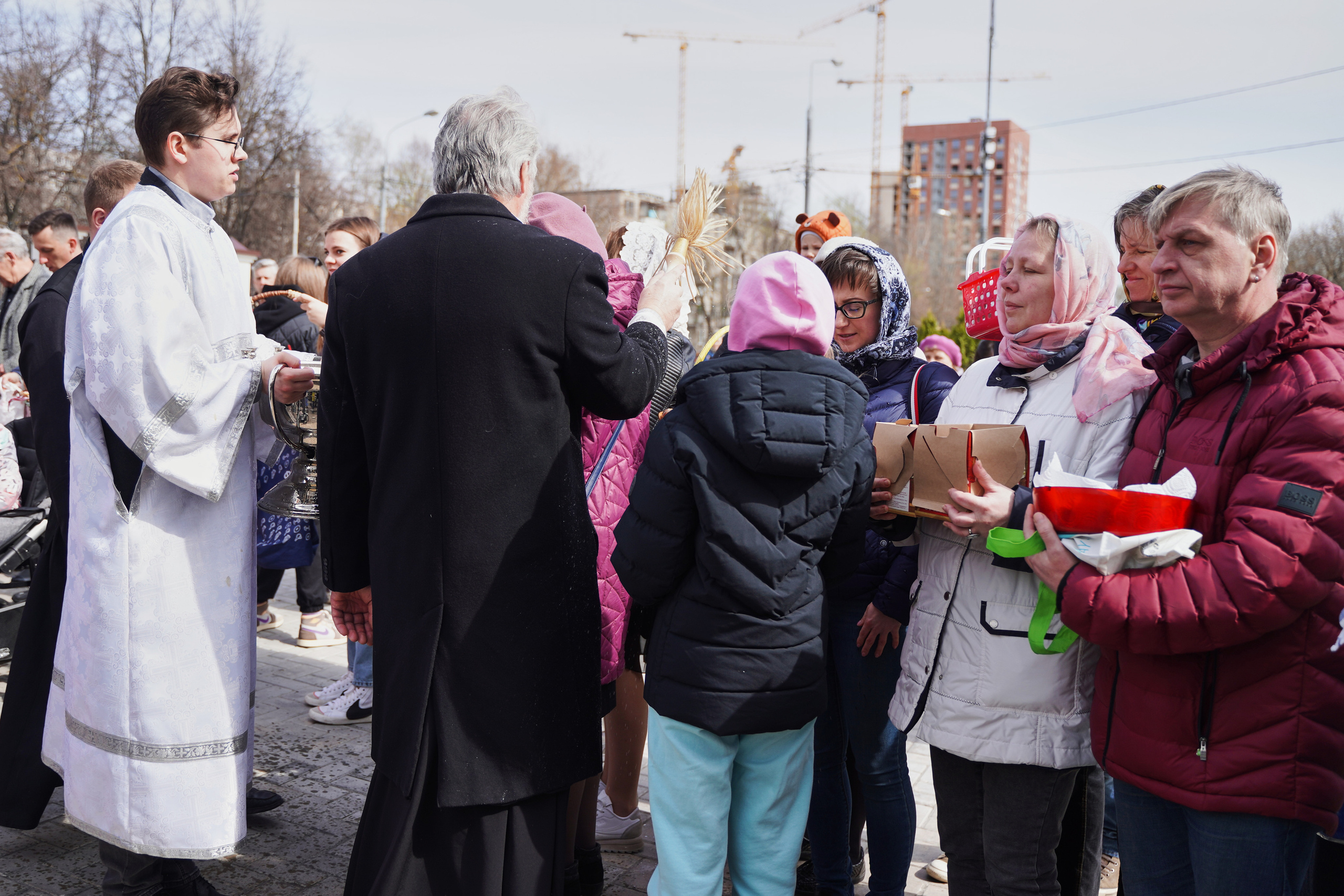 Храм Смоленской иконы Божией Матери. Освящение куличей, пасох и яиц. Портретный фотограф в Москве Елена Капралова