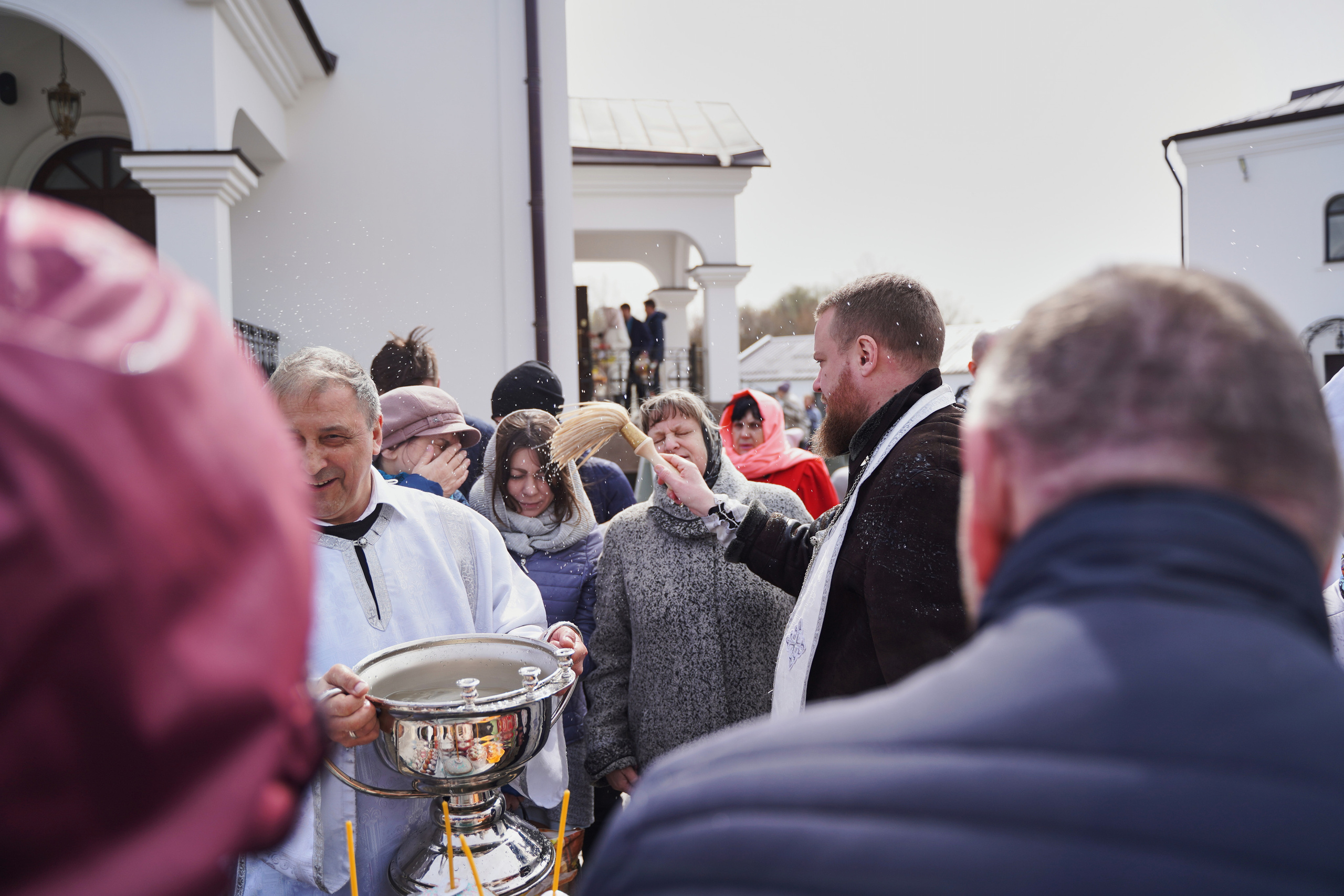 Храм Смоленской иконы Божией Матери. Освящение куличей, пасох и яиц. Портретный фотограф в Москве Елена Капралова