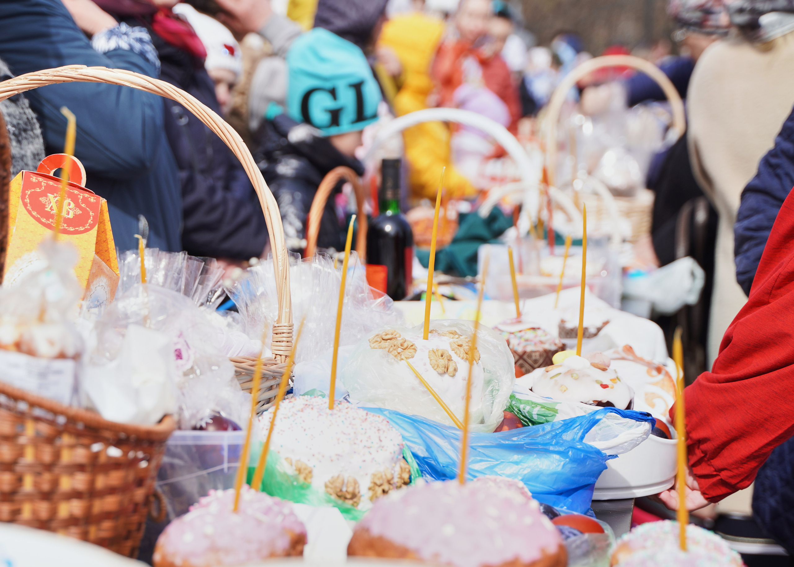 Храм Смоленской иконы Божией Матери. Освящение куличей, пасох и яиц. Портретный фотограф в Москве Елена Капралова