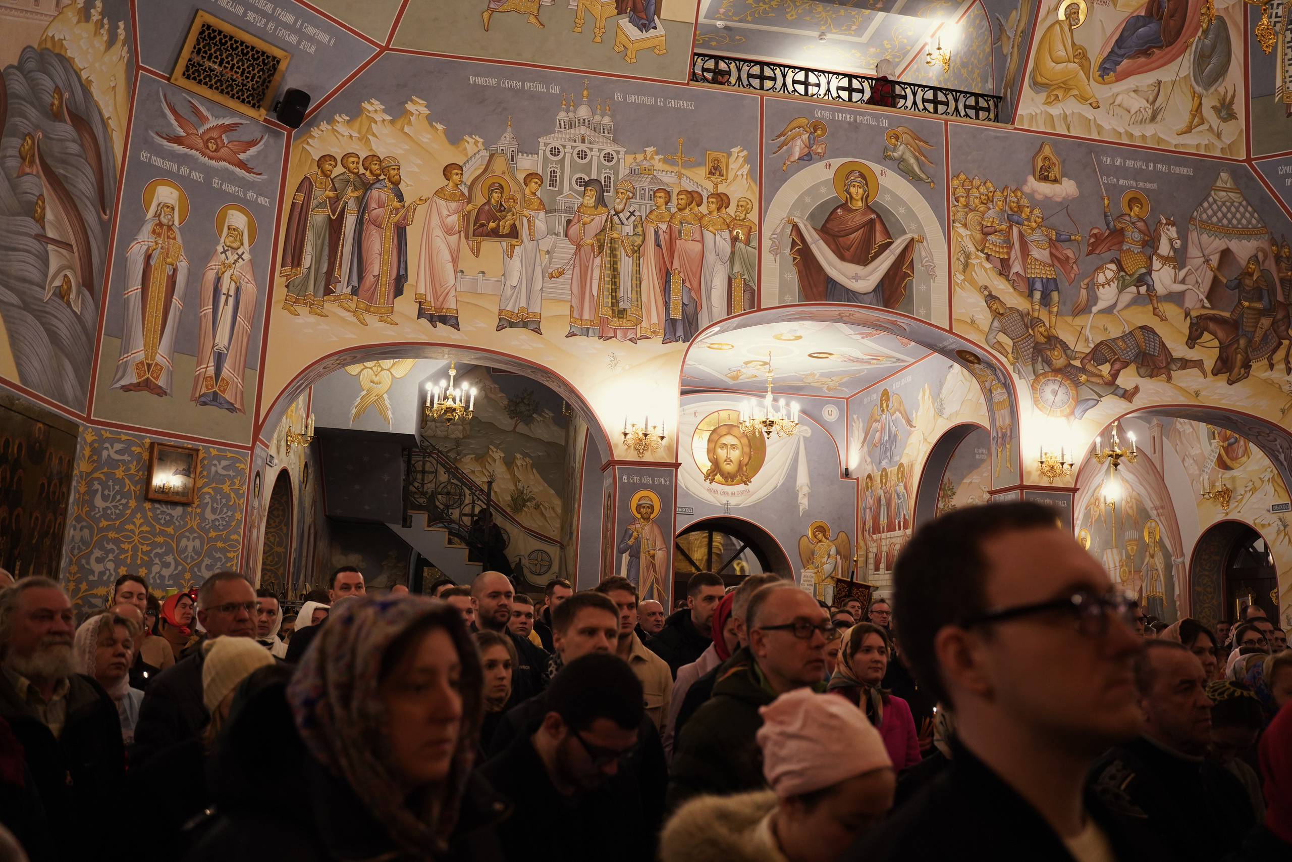 Храм Смоленской иконы Божией Матери. Пасхальное богослужение. Портретный фотограф в Москве Елена Капралова