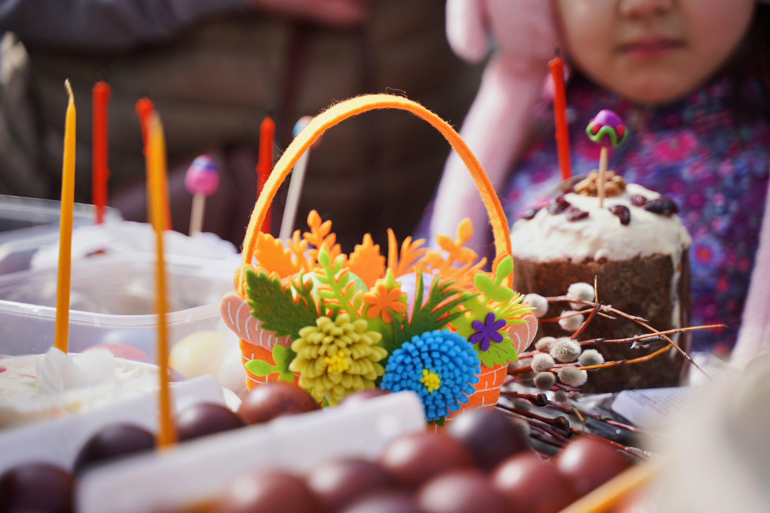 Храм Смоленской иконы Божией Матери. Освящение куличей, пасох и яиц. Портретный фотограф в Москве Елена Капралова