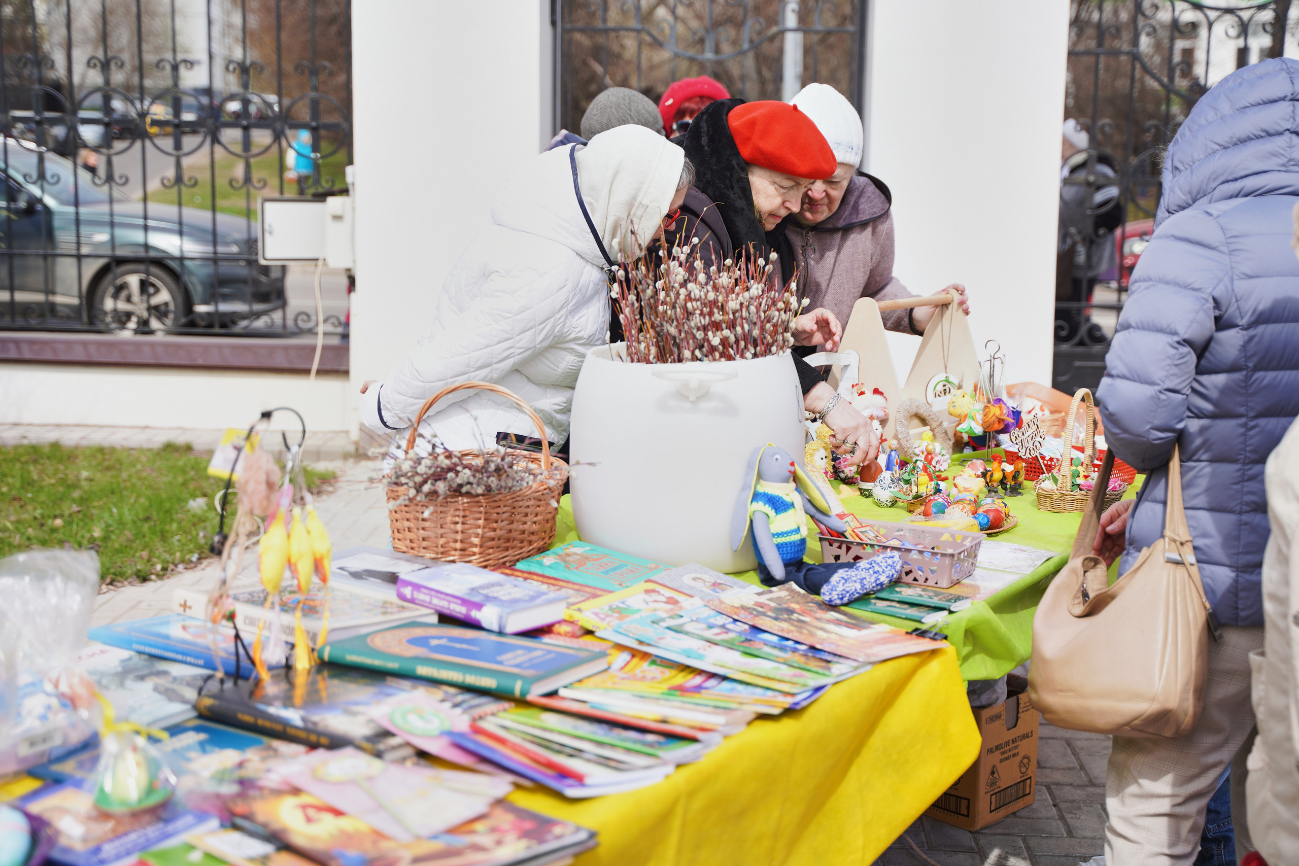 Храм Смоленской иконы Божией Матери. Освящение куличей, пасох и яиц. Портретный фотограф в Москве Елена Капралова