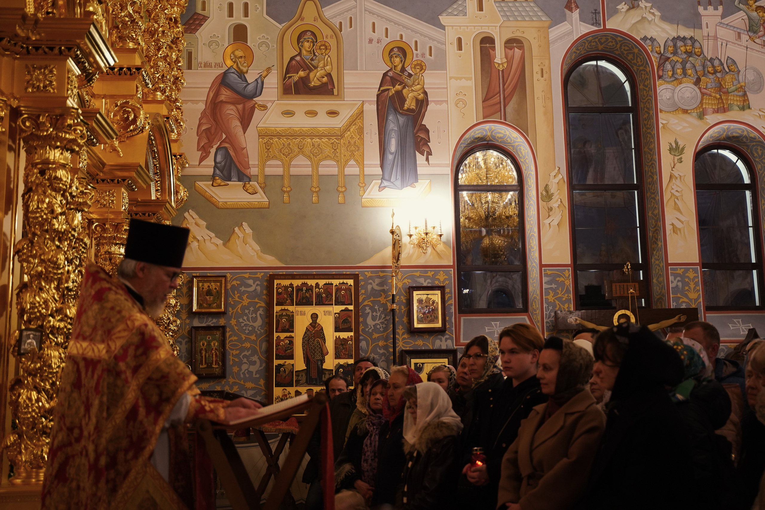 Храм Смоленской иконы Божией Матери. Пасхальное богослужение. Портретный фотограф в Москве Елена Капралова