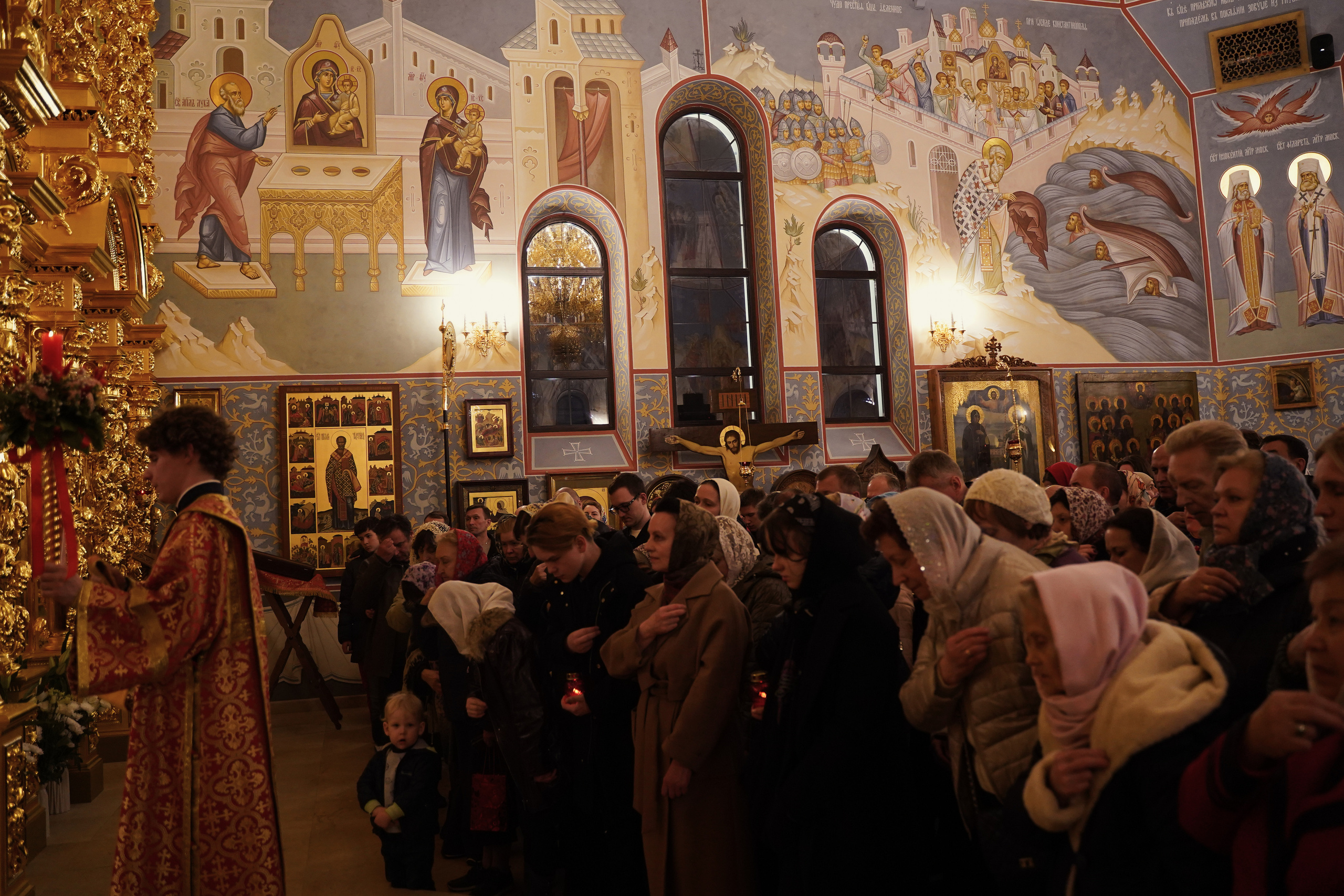 Храм Смоленской иконы Божией Матери. Пасхальное богослужение. Портретный фотограф в Москве Елена Капралова