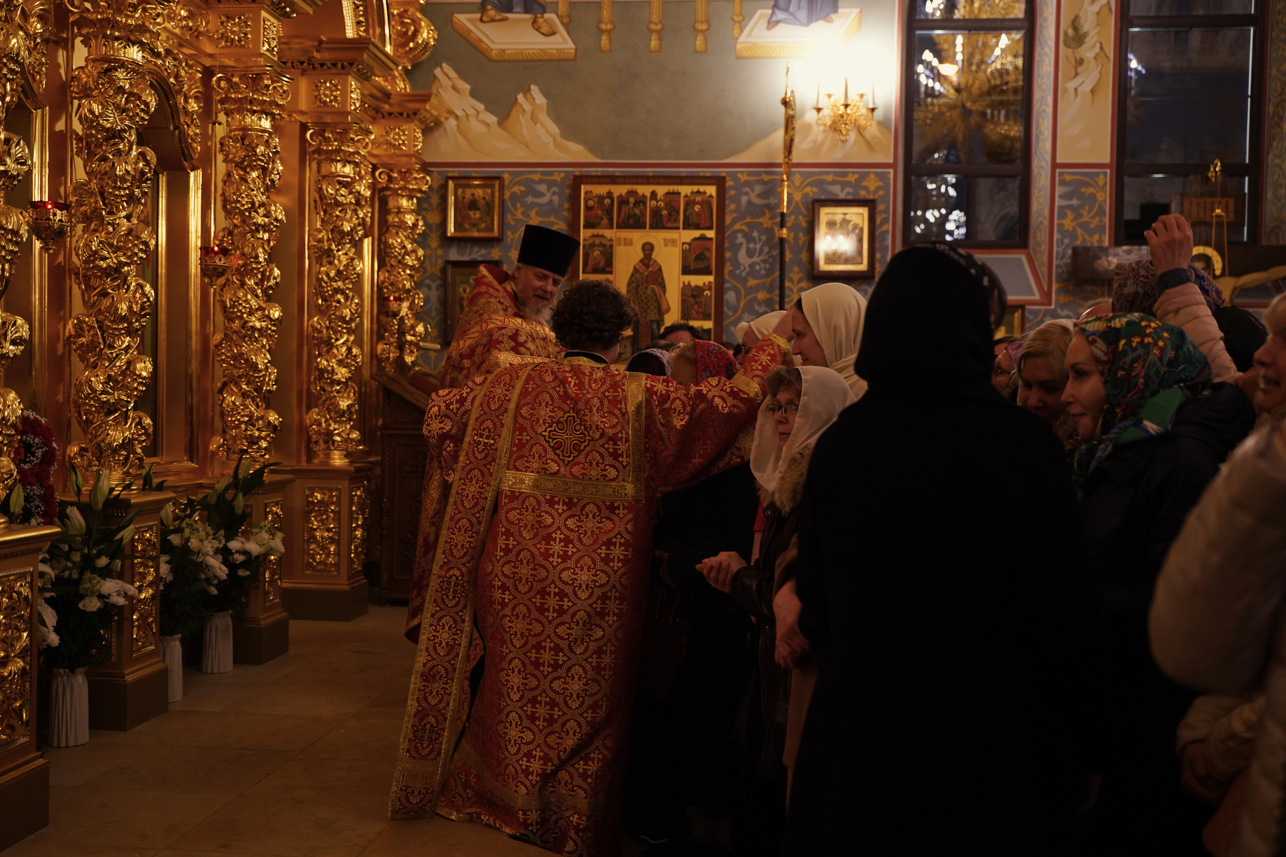 Храм Смоленской иконы Божией Матери. Пасхальное богослужение. Портретный фотограф в Москве Елена Капралова