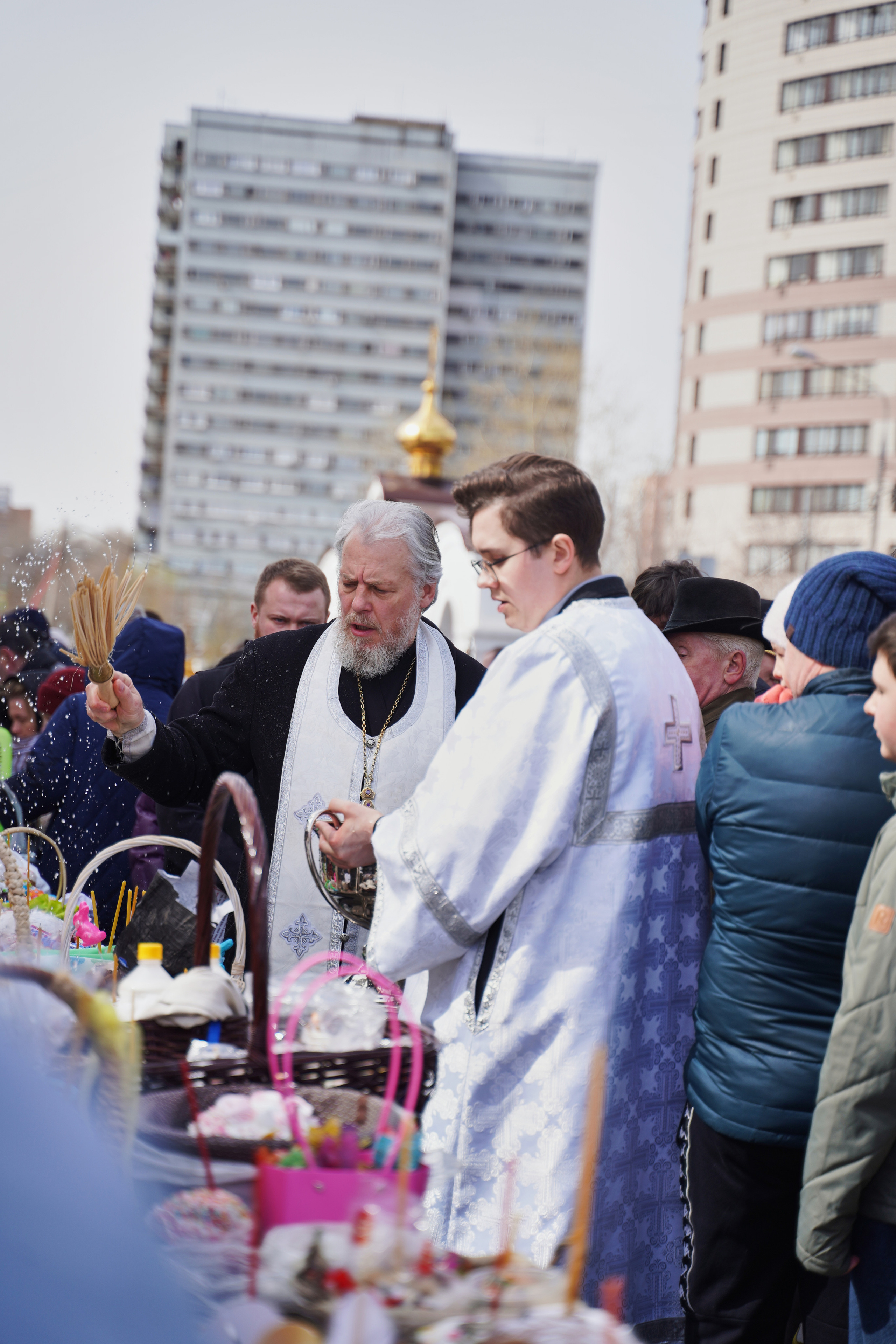 Храм Смоленской иконы Божией Матери. Освящение куличей, пасох и яиц. Портретный фотограф в Москве Елена Капралова