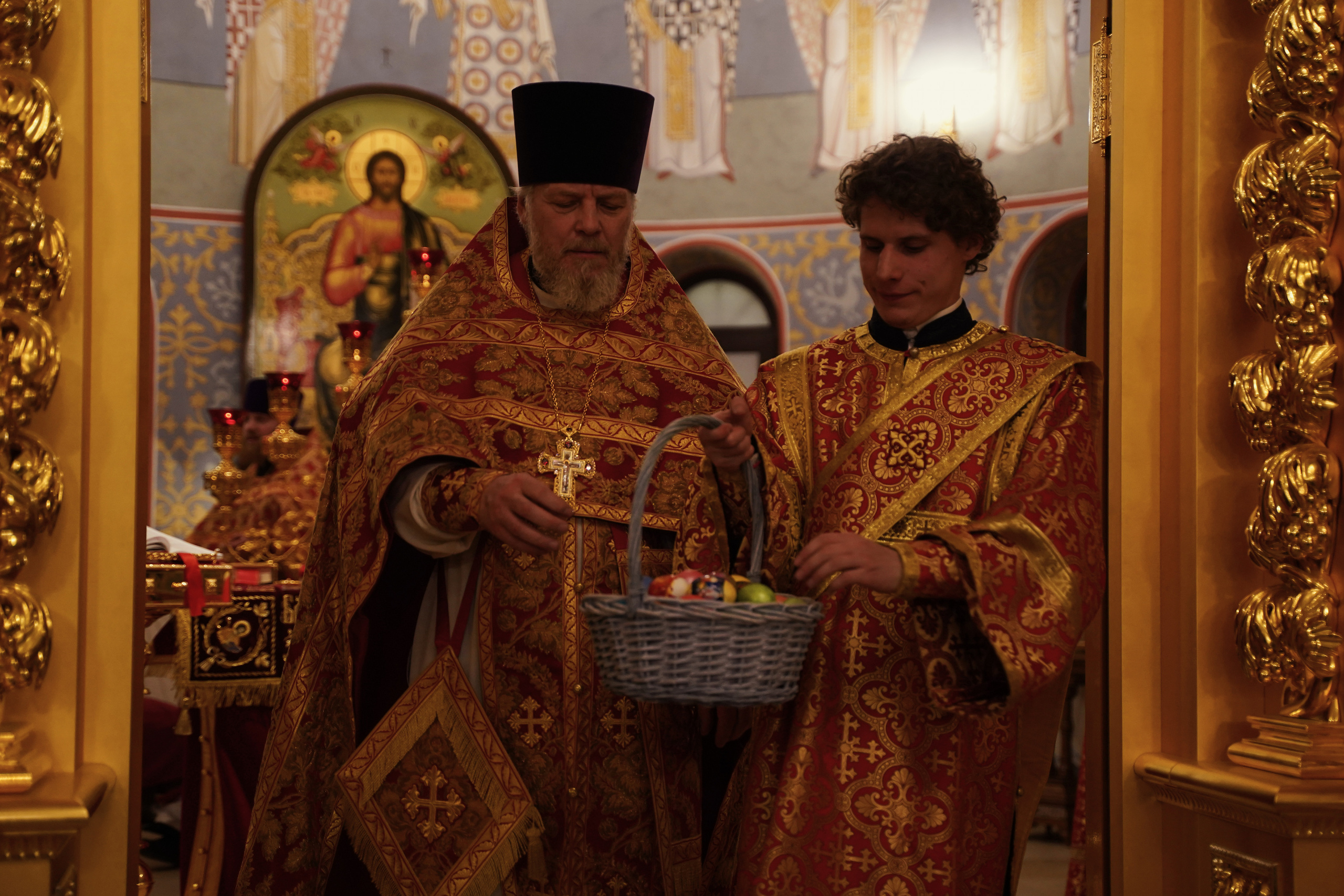 Храм Смоленской иконы Божией Матери. Пасхальное богослужение. Портретный фотограф в Москве Елена Капралова