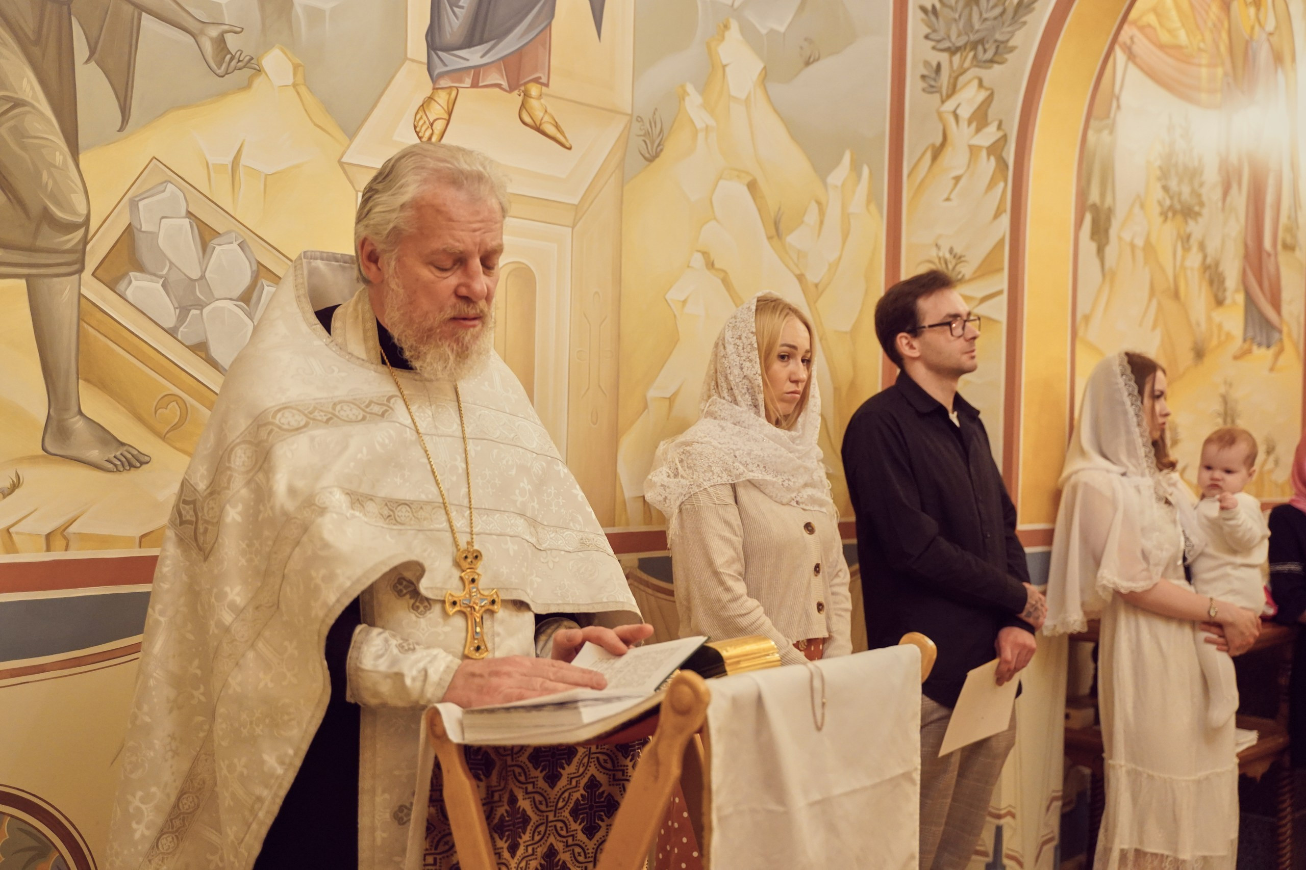 Храм Смоленской иконы Божией Матери. Фотосъемка крещения. Крестины. Портретный фотограф в Москве Елена Капралова