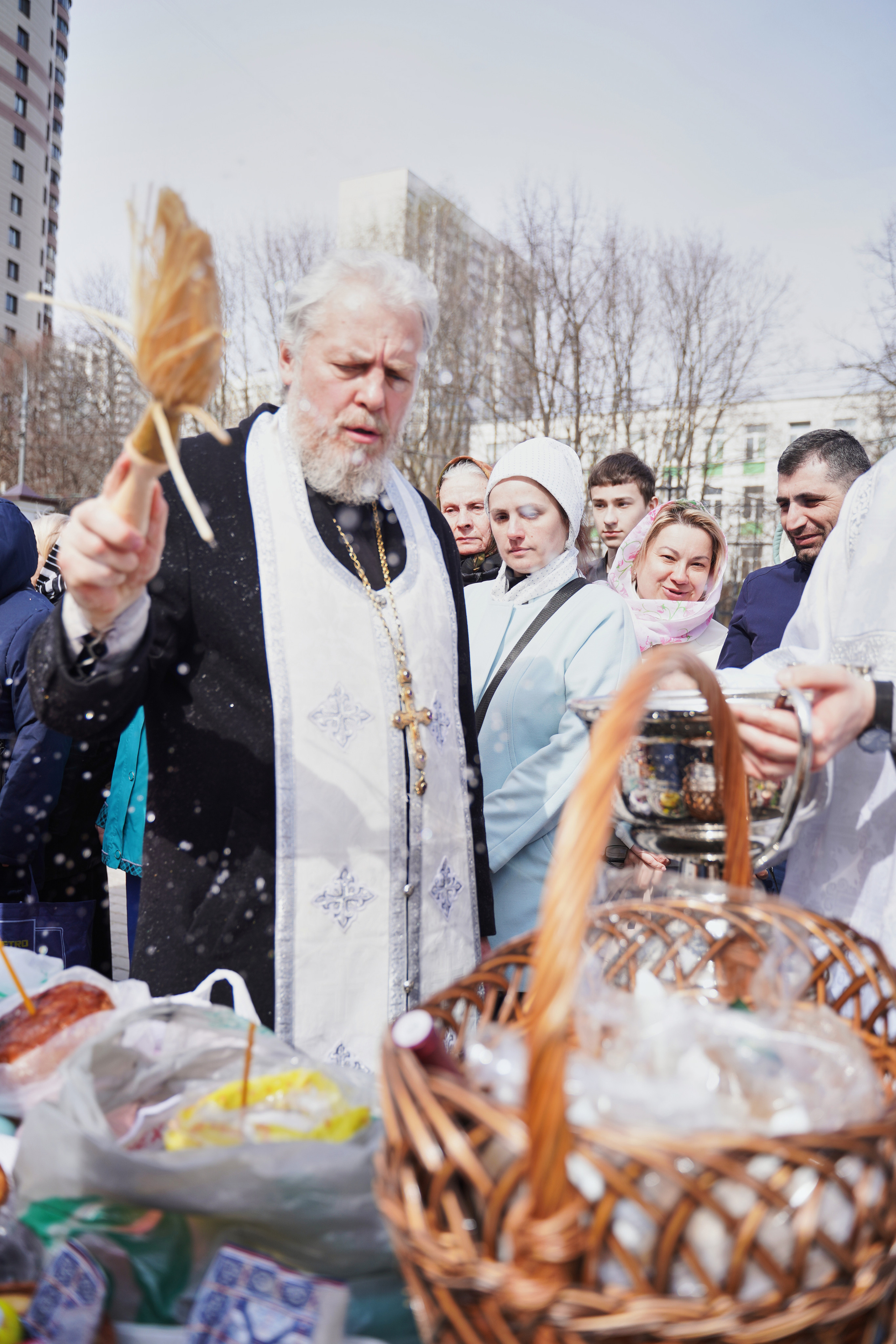 Храм Смоленской иконы Божией Матери. Освящение куличей, пасох и яиц. Портретный фотограф в Москве Елена Капралова
