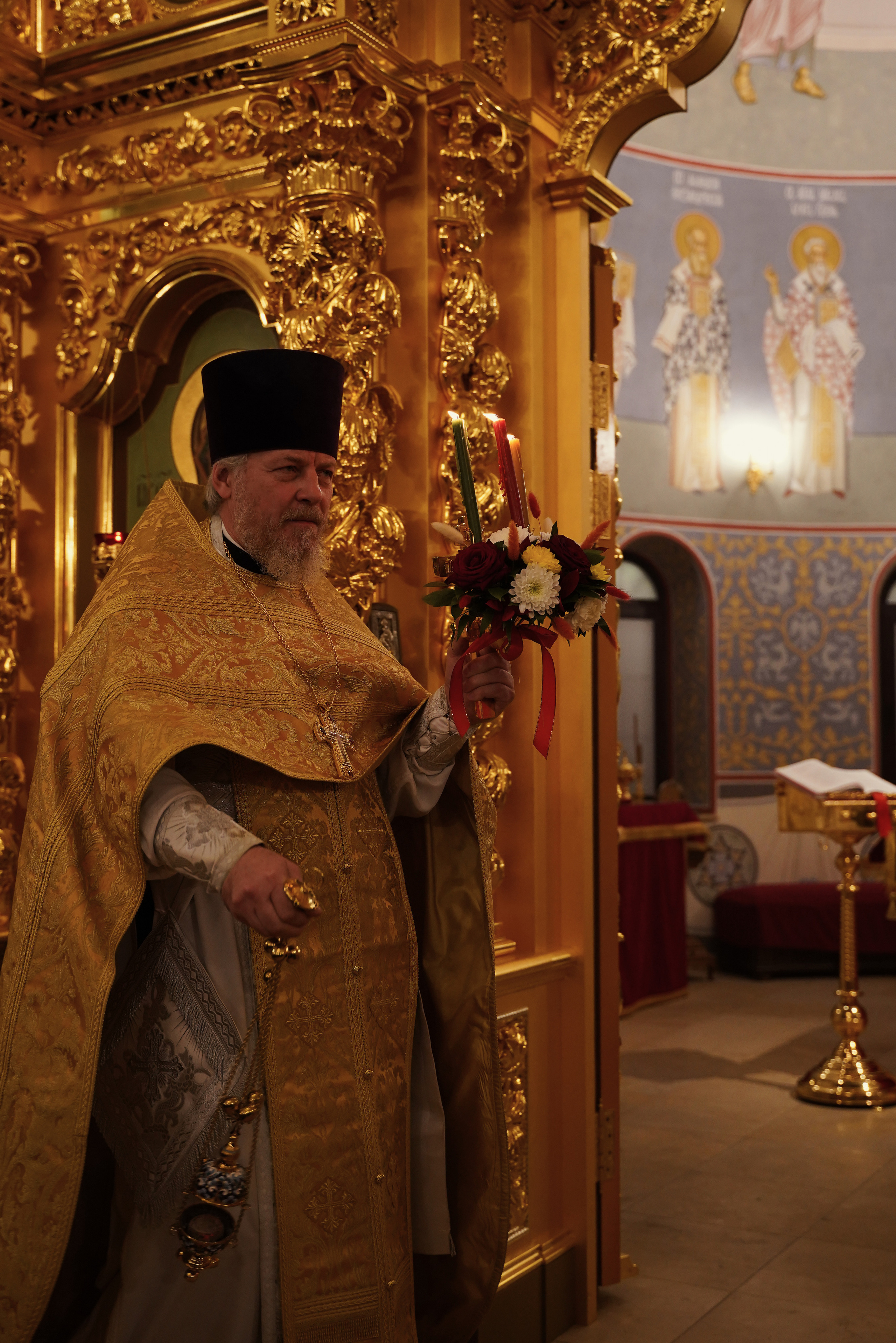 Храм Смоленской иконы Божией Матери. Пасхальное богослужение. Портретный фотограф в Москве Елена Капралова