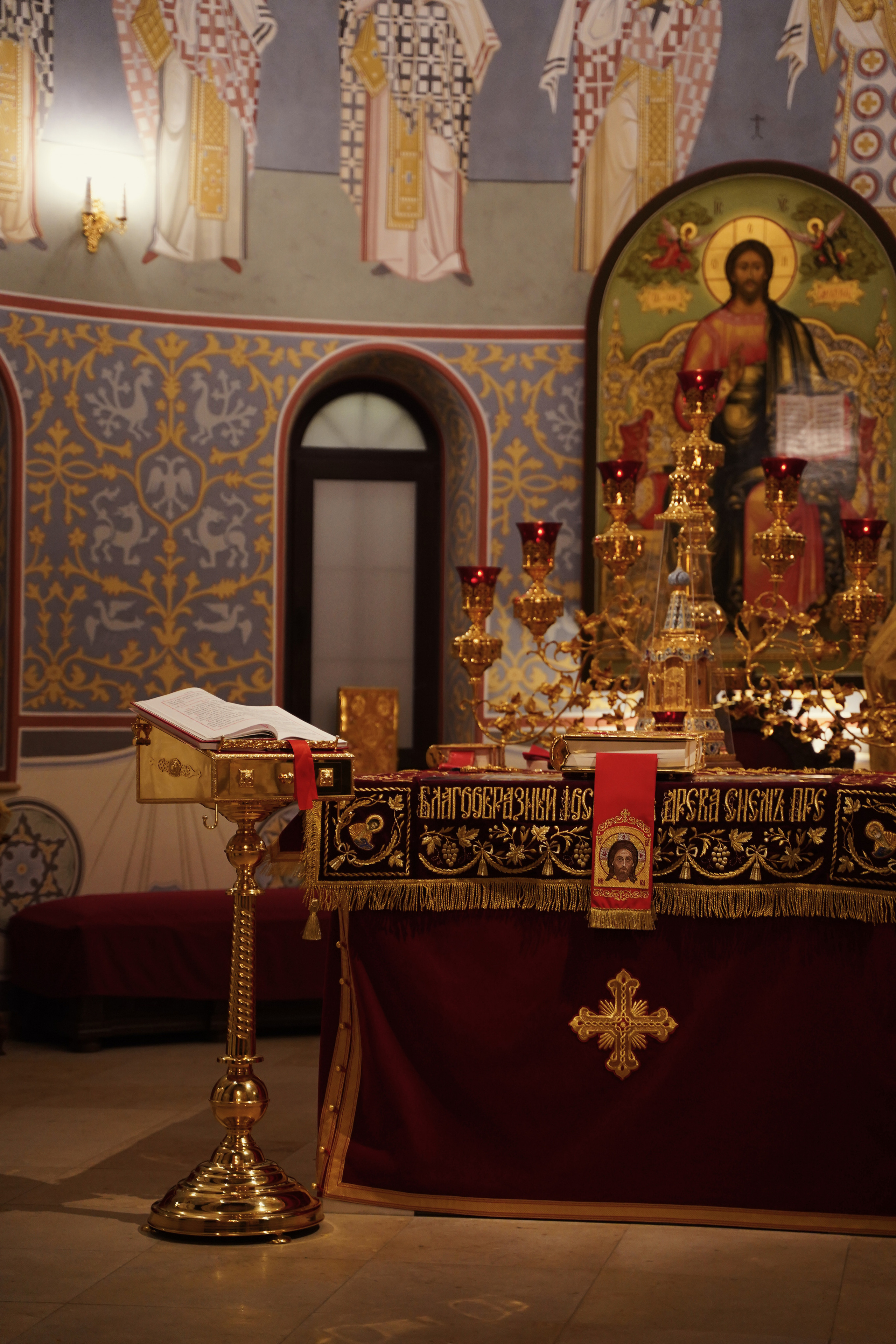 Храм Смоленской иконы Божией Матери. Пасхальное богослужение. Портретный фотограф в Москве Елена Капралова