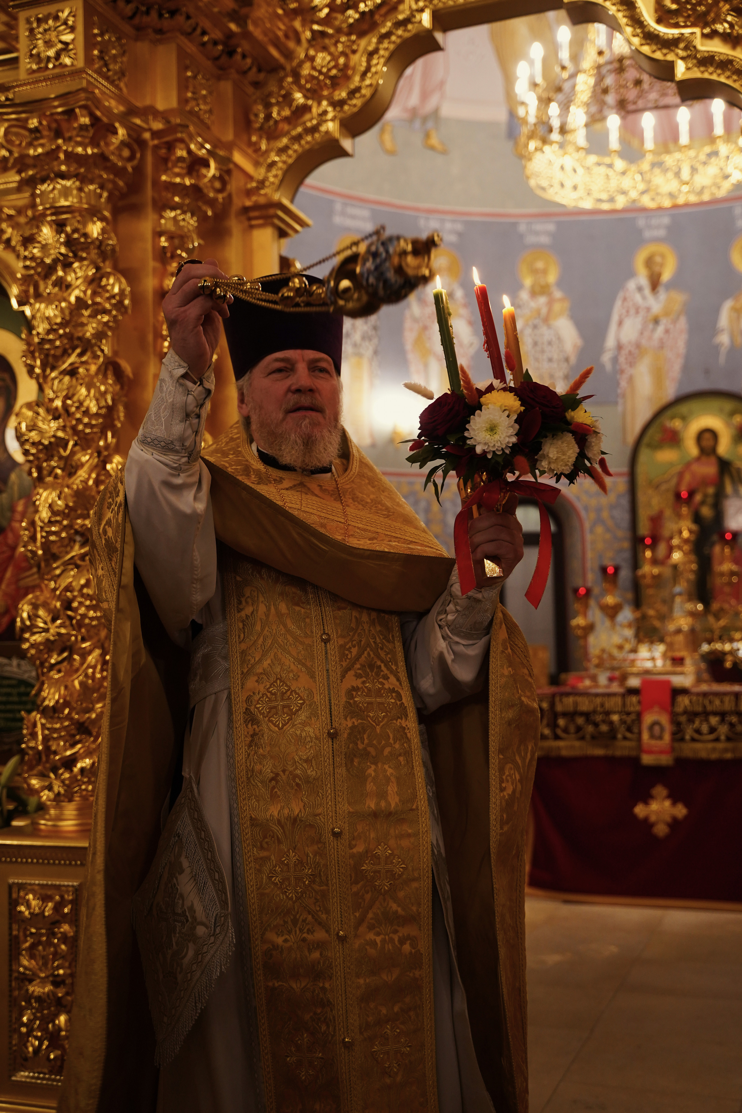 Храм Смоленской иконы Божией Матери. Пасхальное богослужение. Портретный фотограф в Москве Елена Капралова