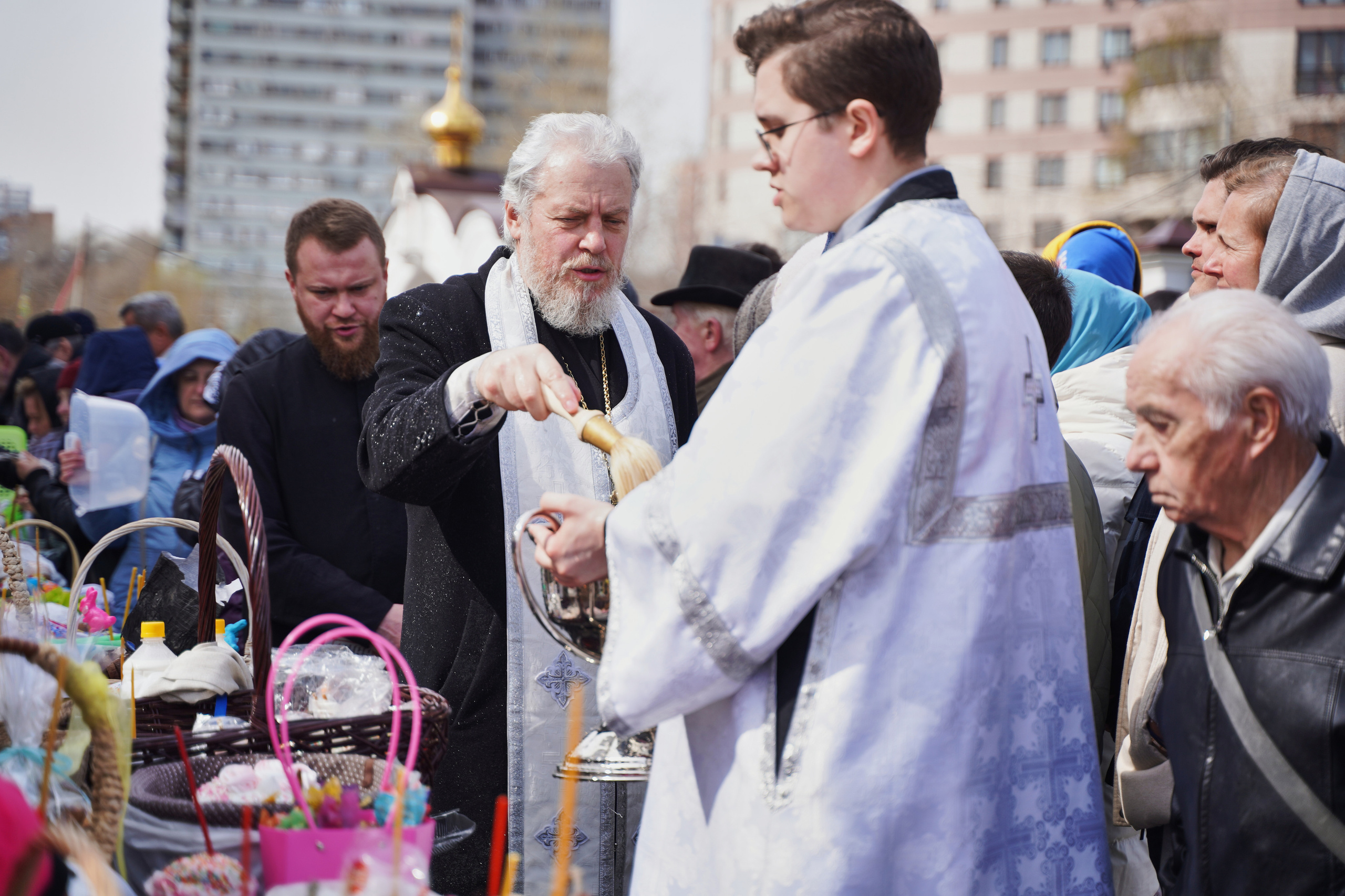 Храм Смоленской иконы Божией Матери. Освящение куличей, пасох и яиц. Портретный фотограф в Москве Елена Капралова
