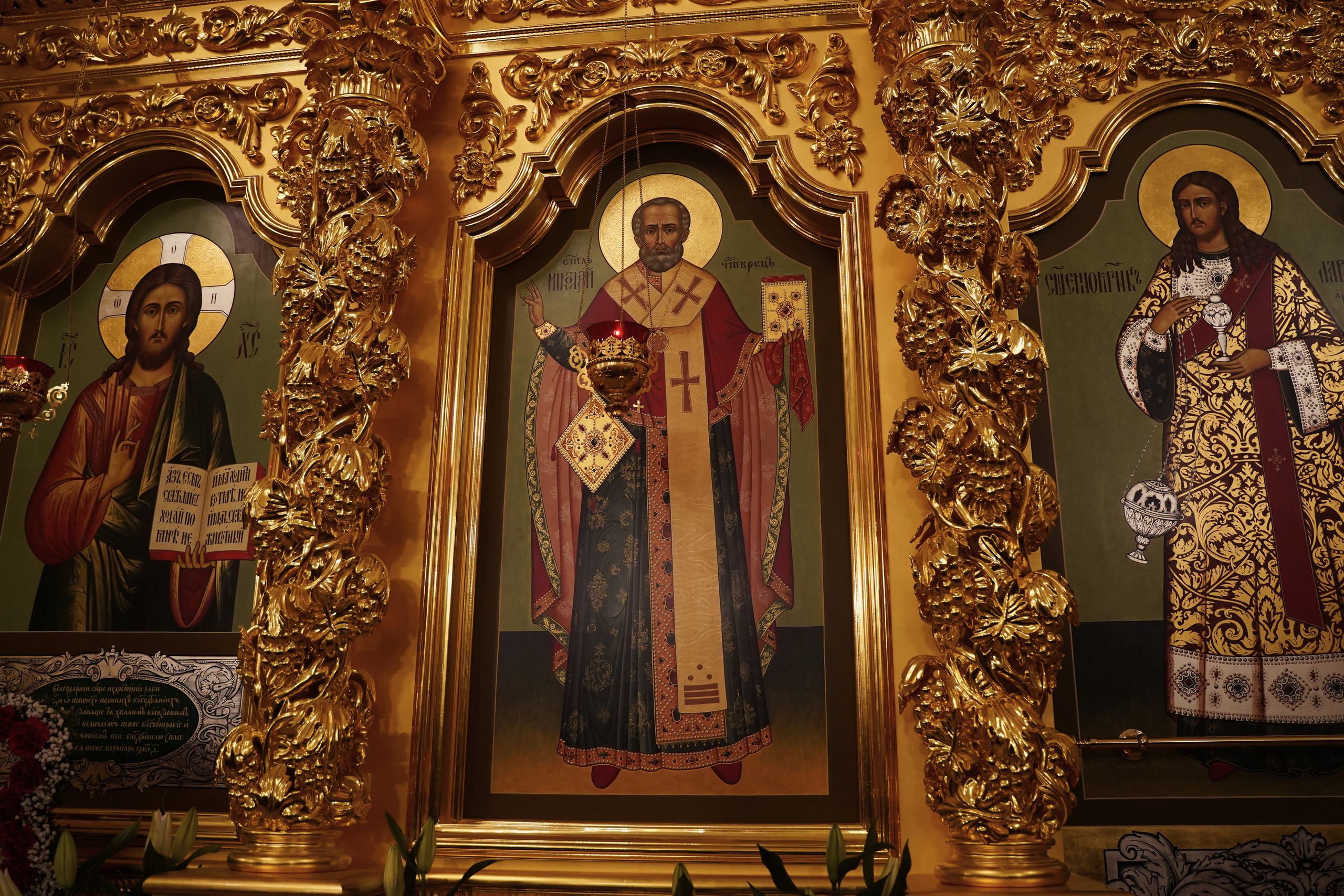 Храм Смоленской иконы Божией Матери. Пасхальное богослужение. Портретный фотограф в Москве Елена Капралова