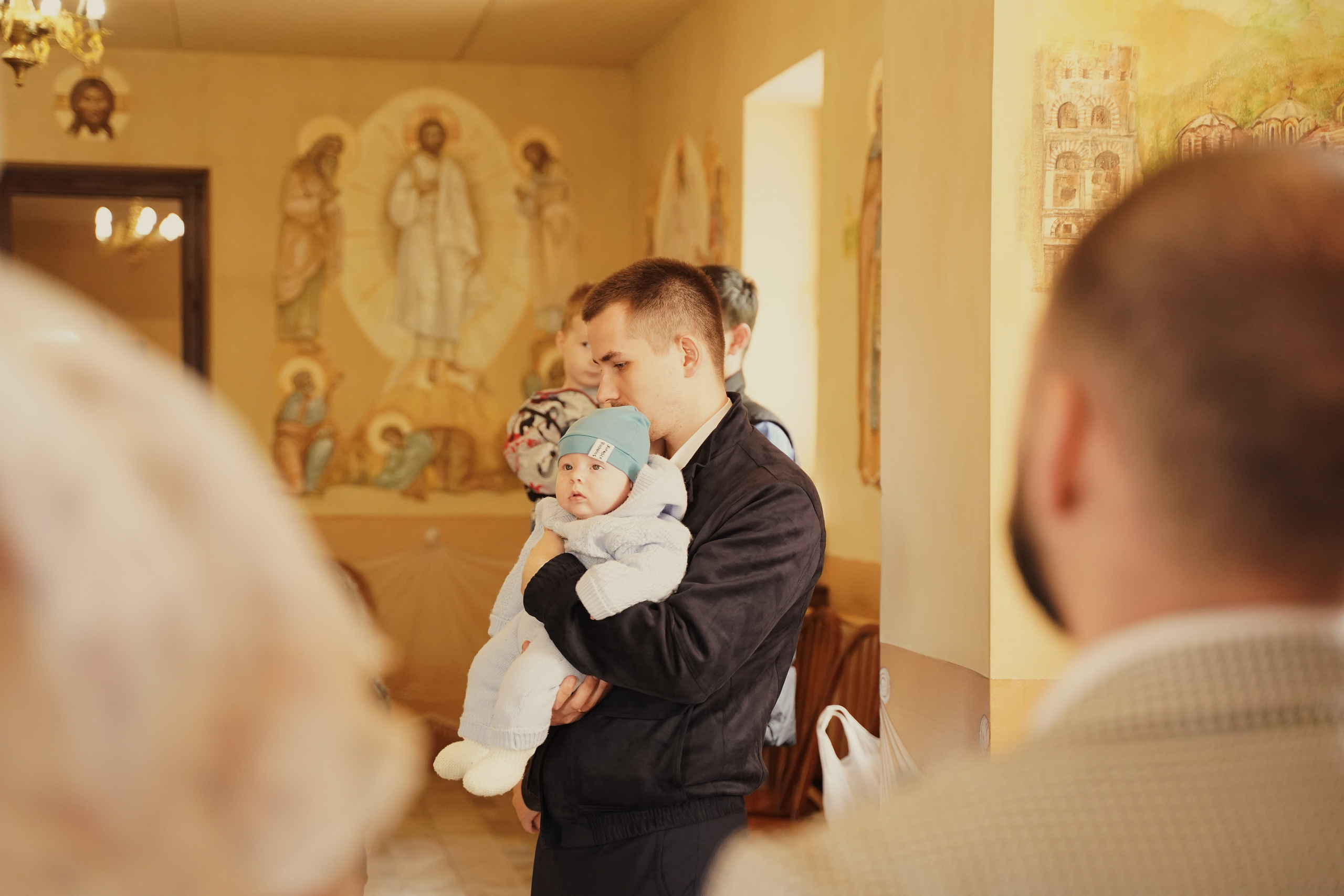 Храм Успения Пресвятой Богородицы в Гончарах.Крещение ребенка.Крестины. Портретный фотограф в Москве Елена Капралова