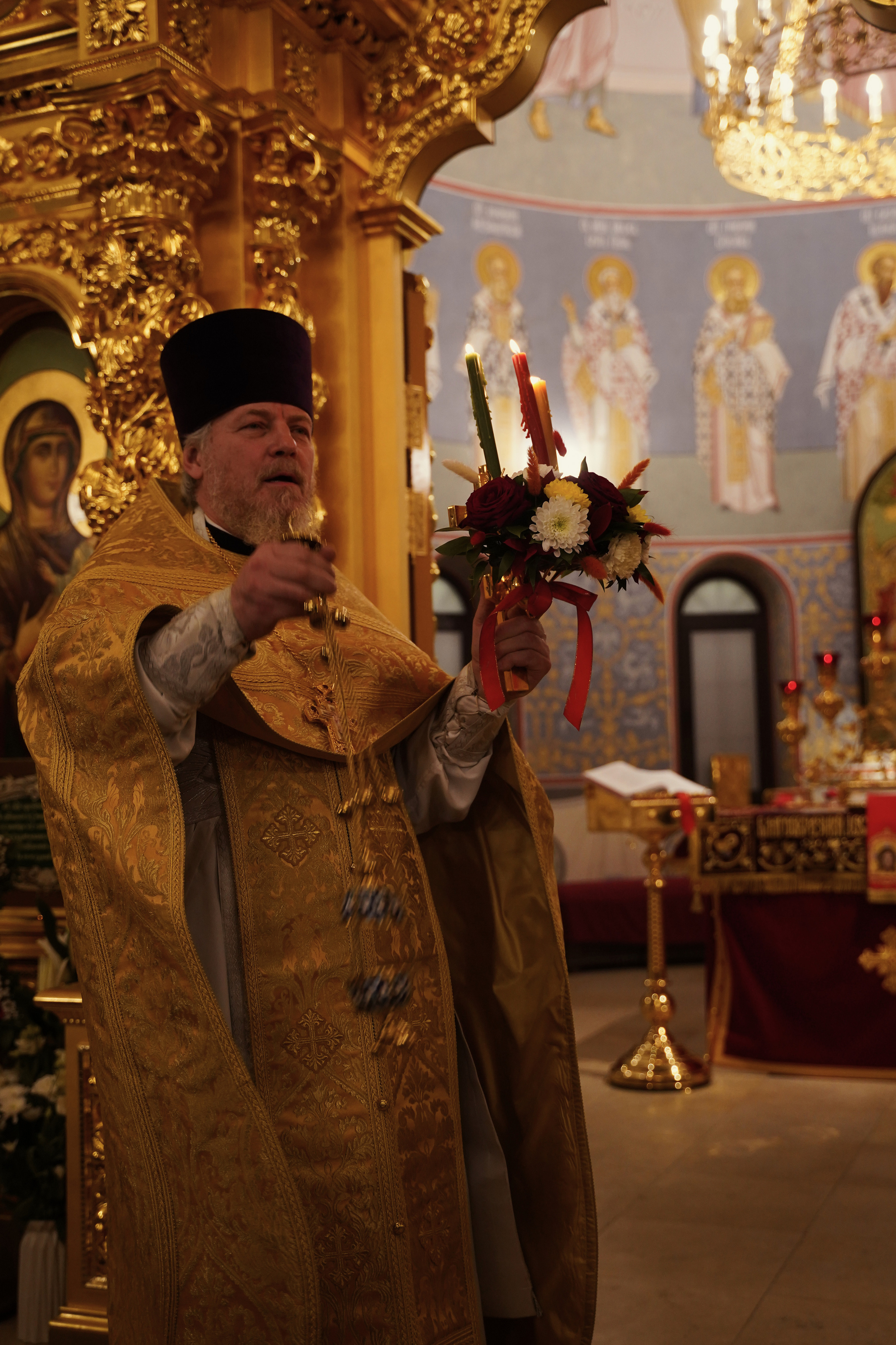 Храм Смоленской иконы Божией Матери. Пасхальное богослужение. Портретный фотограф в Москве Елена Капралова