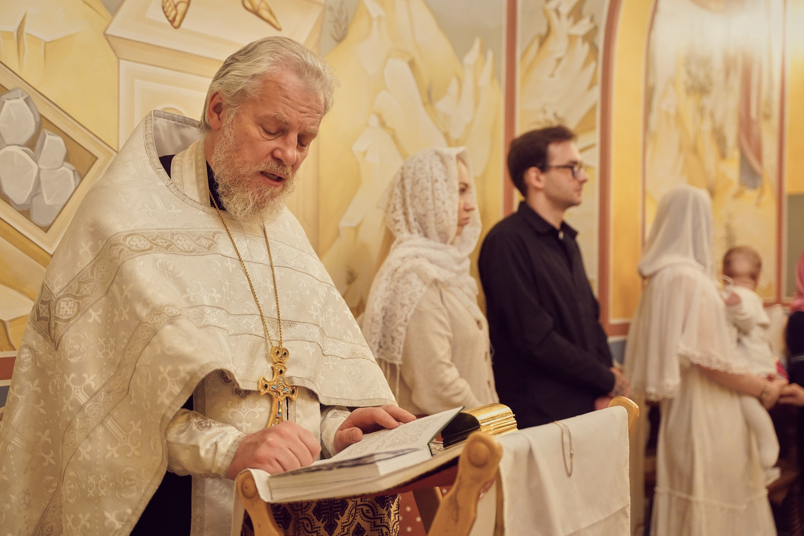 Храм Смоленской иконы Божией Матери. Фотосъемка крещения. Крестины. Портретный фотограф в Москве Елена Капралова
