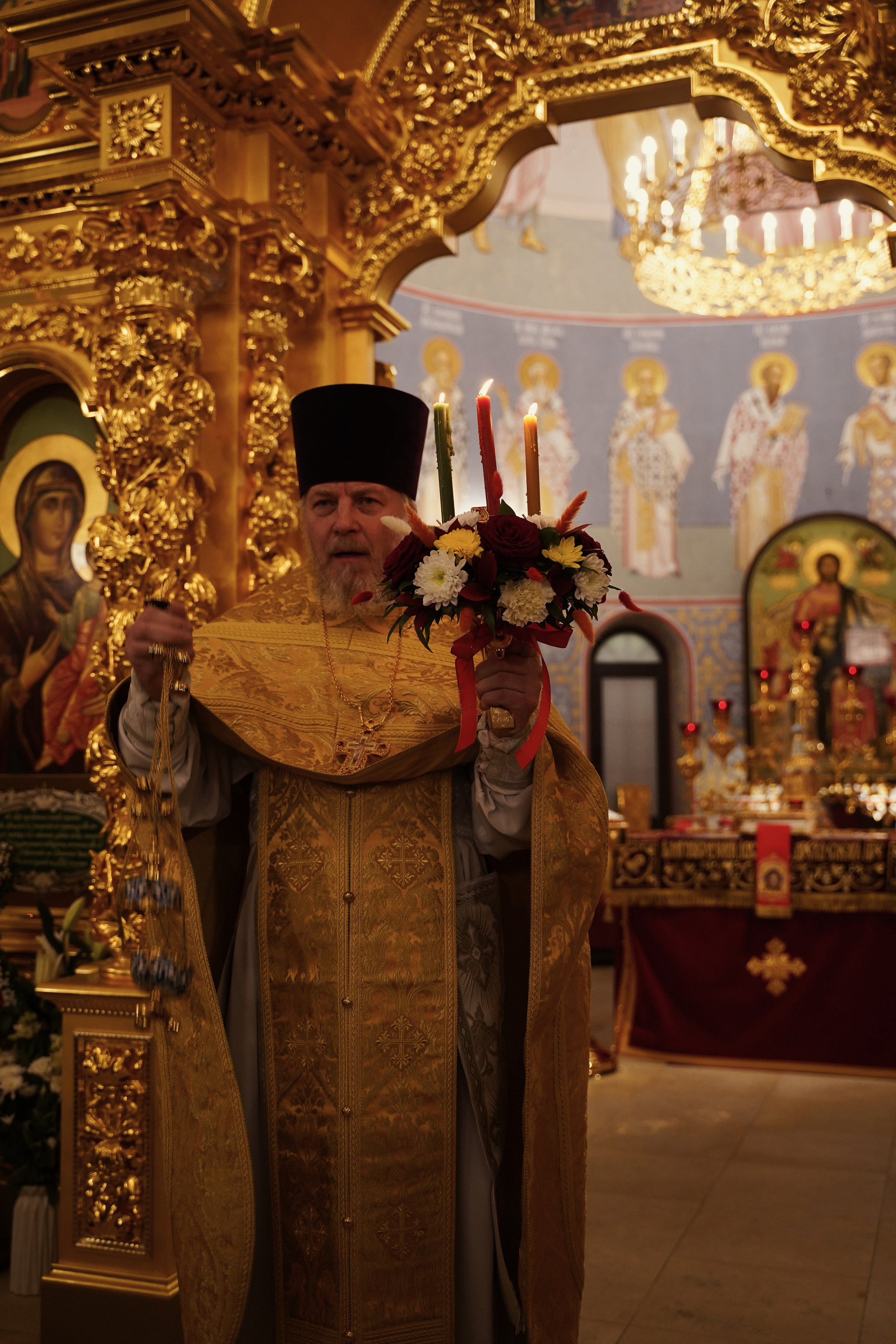 Храм Смоленской иконы Божией Матери. Пасхальное богослужение. Портретный фотограф в Москве Елена Капралова