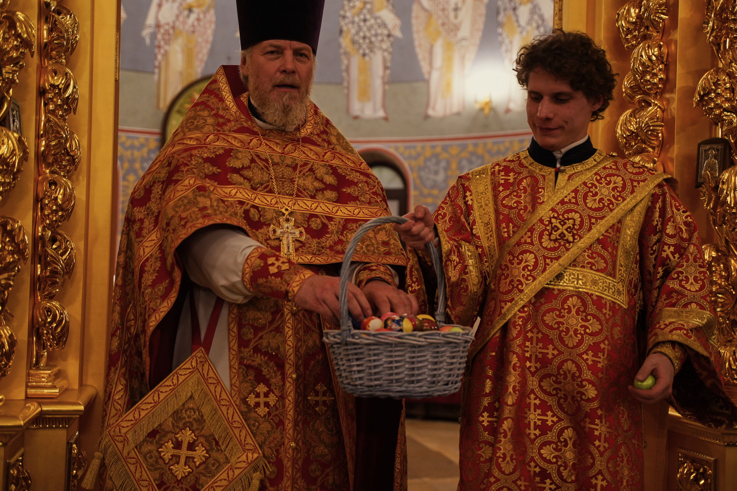 Храм Смоленской иконы Божией Матери. Пасхальное богослужение. Портретный фотограф в Москве Елена Капралова