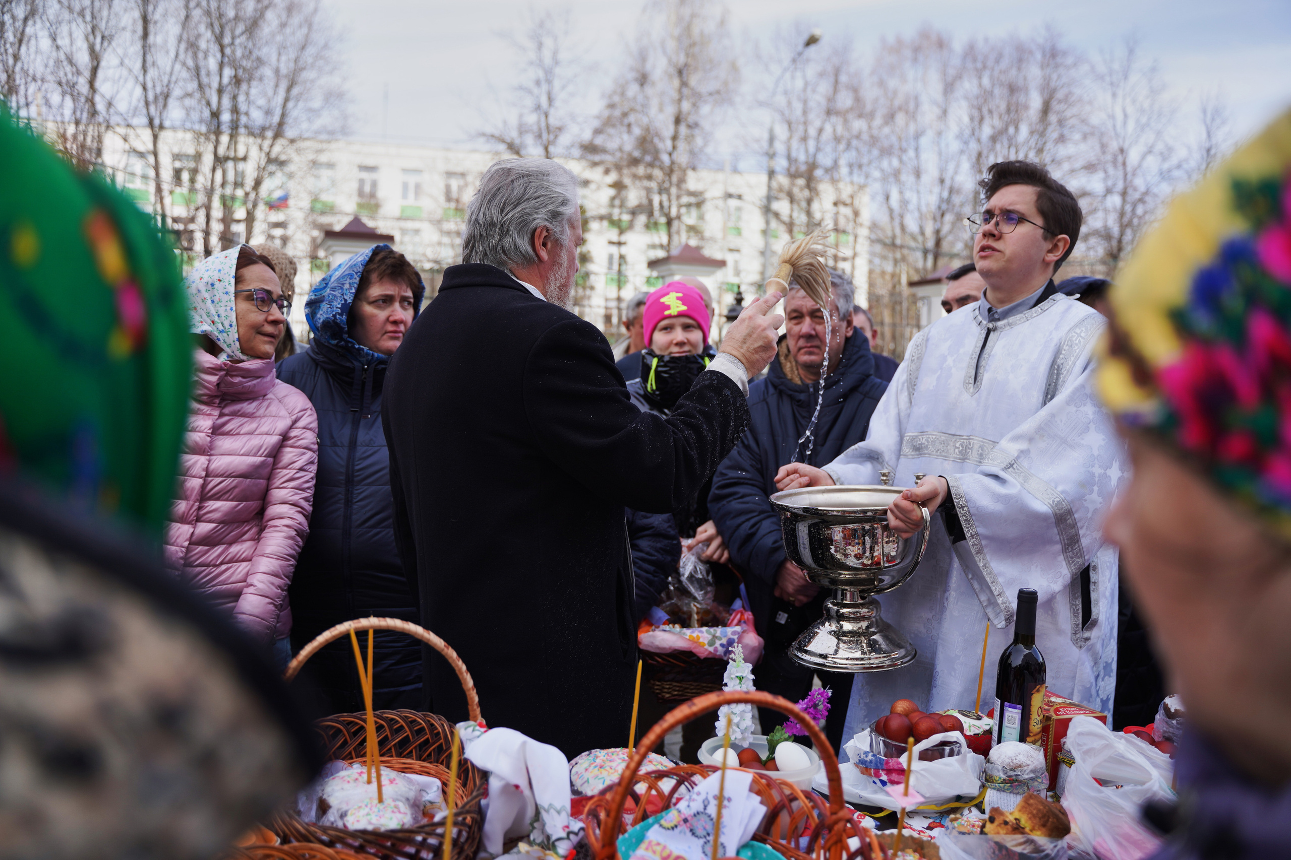 Храм Смоленской иконы Божией Матери. Освящение куличей, пасох и яиц. Портретный фотограф в Москве Елена Капралова