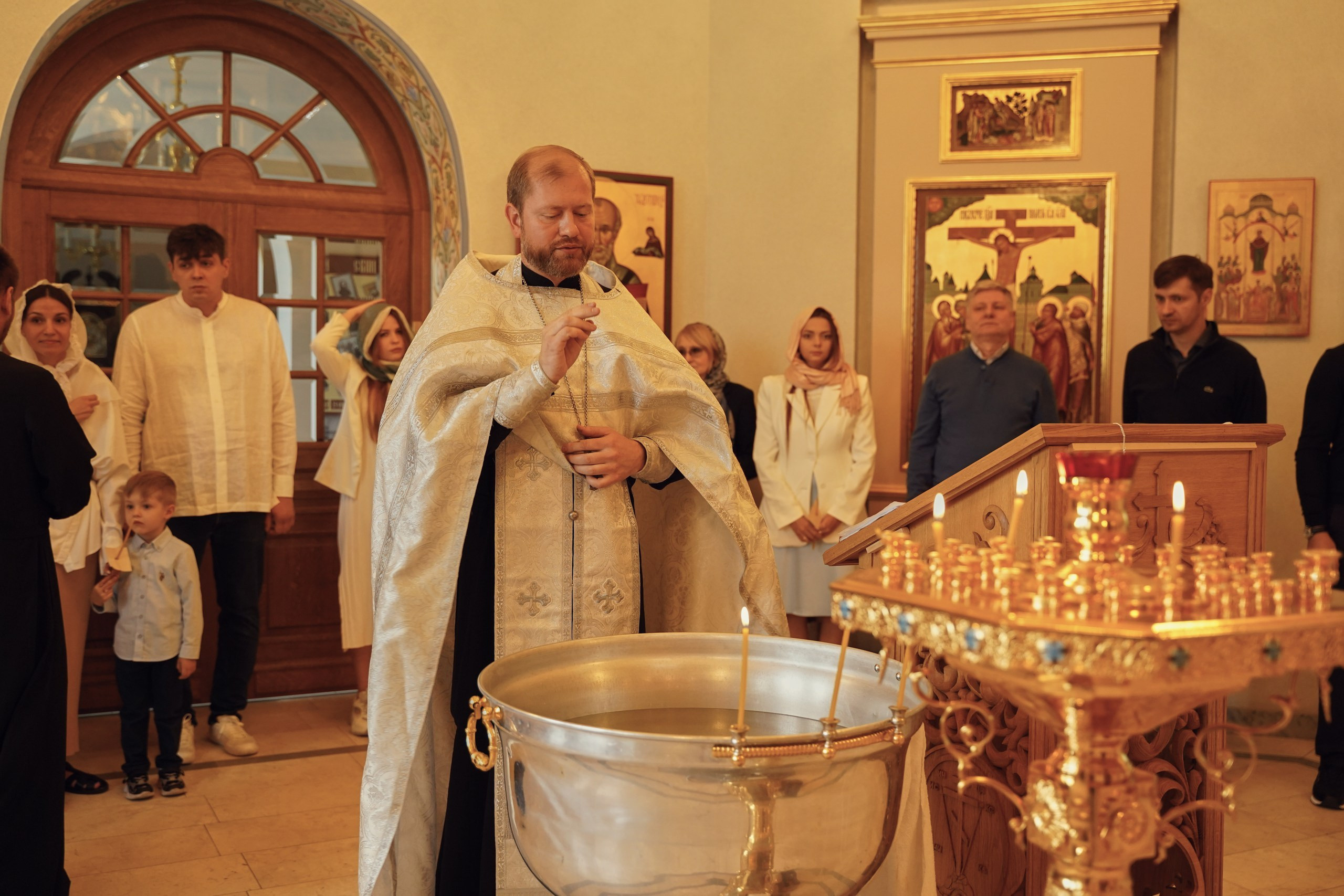 Храм Рождества Пресвятой Богородицы в Крылатском. Портретный фотограф в Москве Елена Капралова
