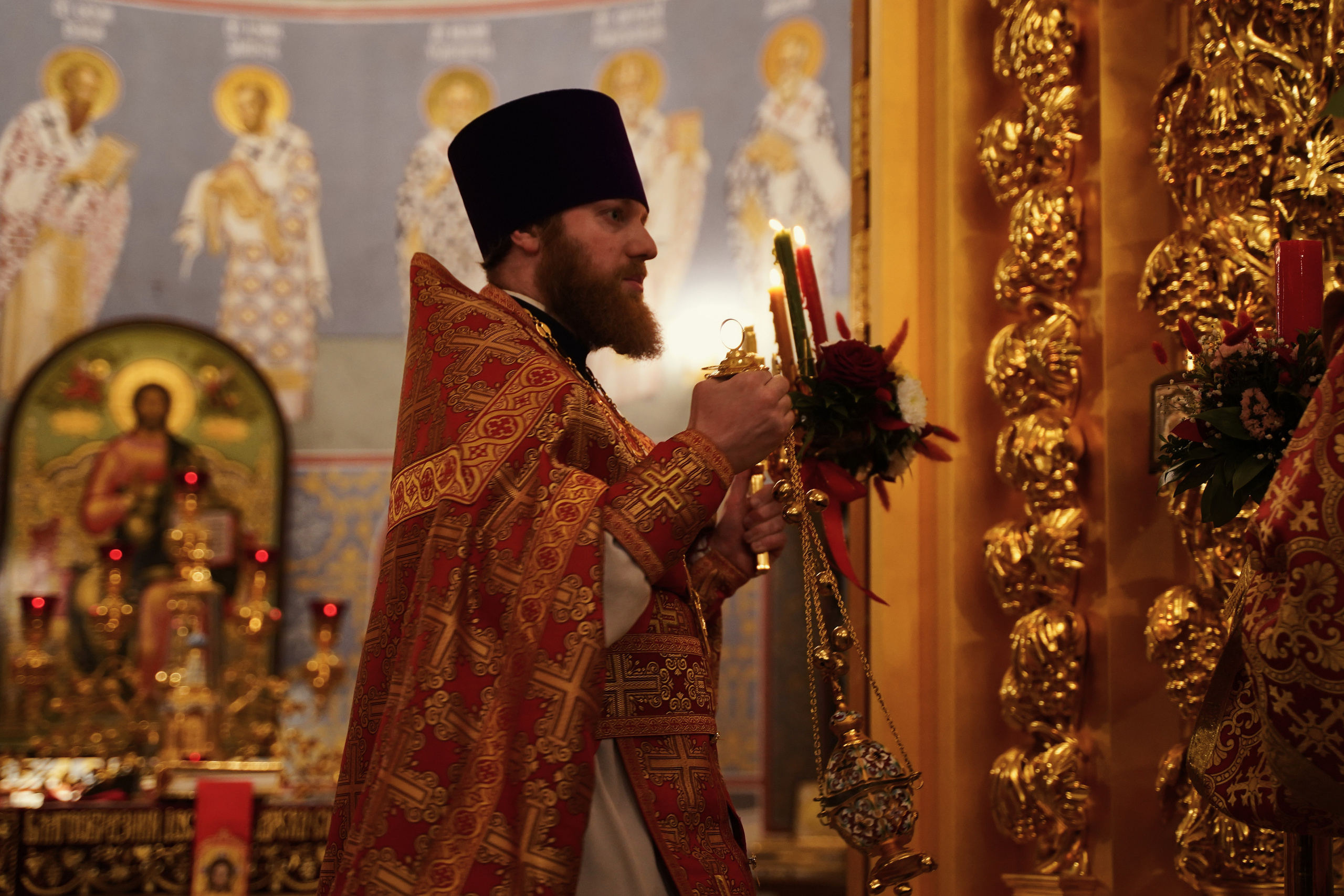 Храм Смоленской иконы Божией Матери. Пасхальное богослужение. Портретный фотограф в Москве Елена Капралова