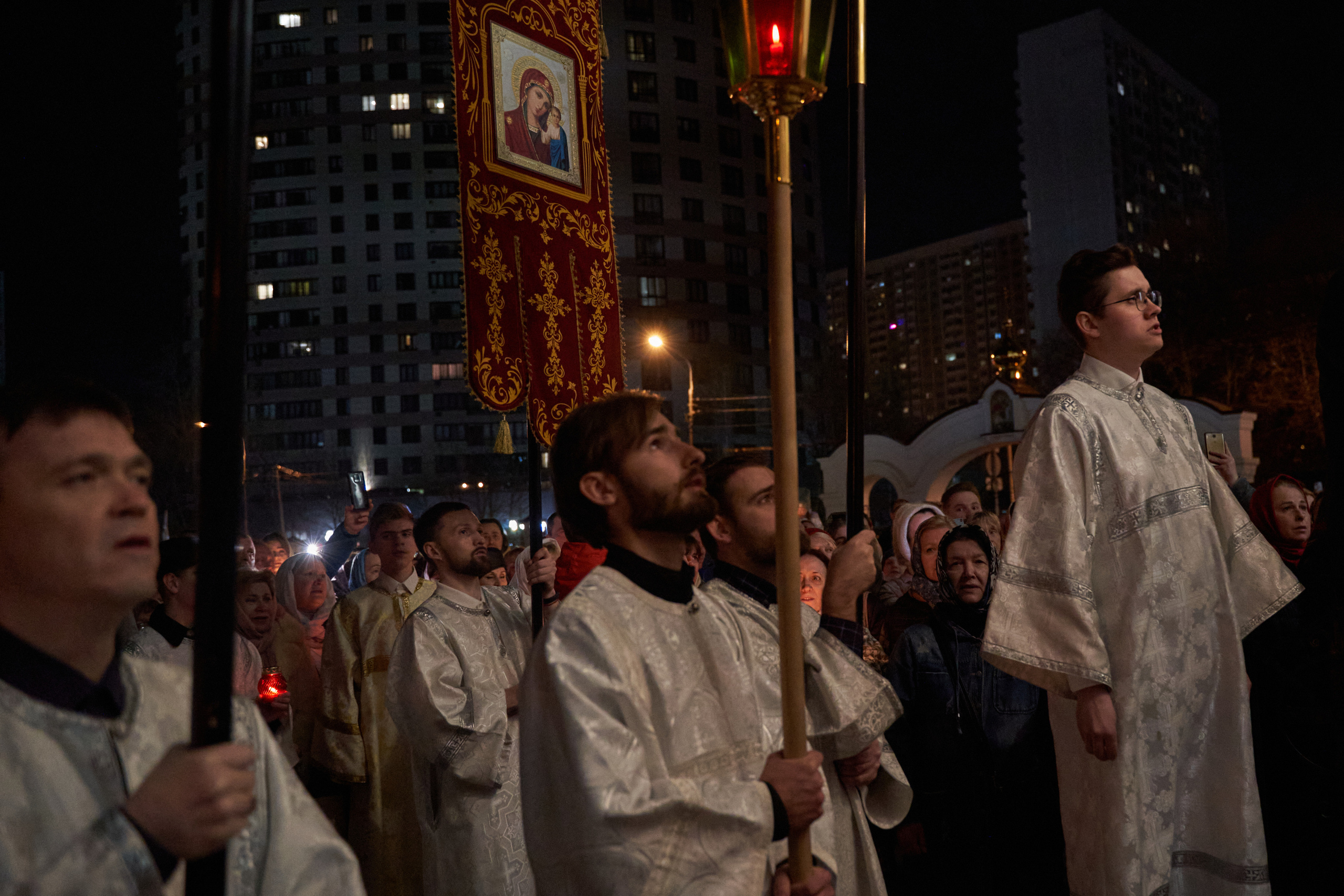 Храм Смоленской иконы Божией Матери. Пасхальное богослужение. Портретный фотограф в Москве Елена Капралова