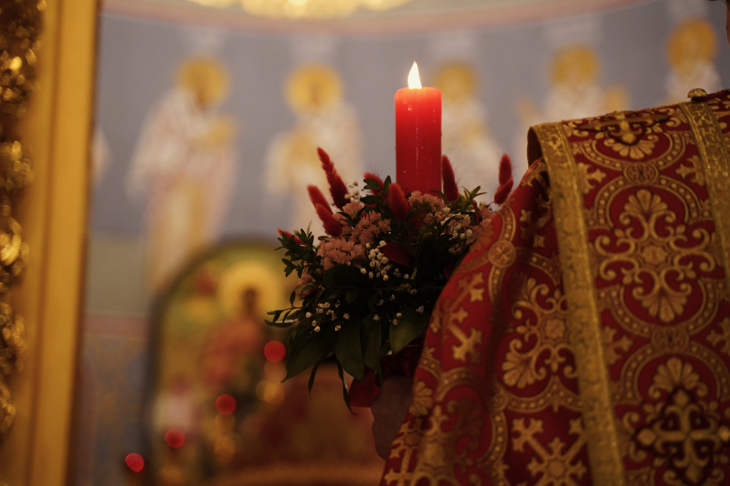 Храм Смоленской иконы Божией Матери. Пасхальное богослужение. Портретный фотограф в Москве Елена Капралова